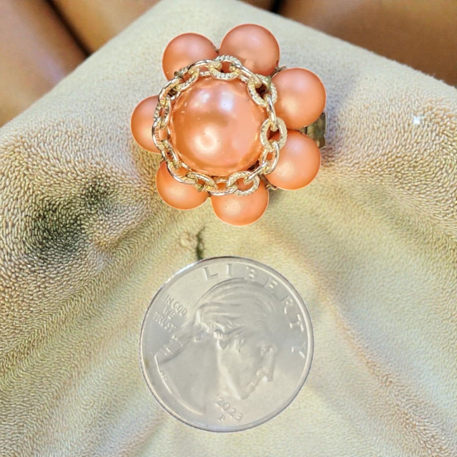 Other Archival 1950s "Japan" Salmon Pearl Cluster Clip-Ons Size ONE SIZE - 8 Thumbnail