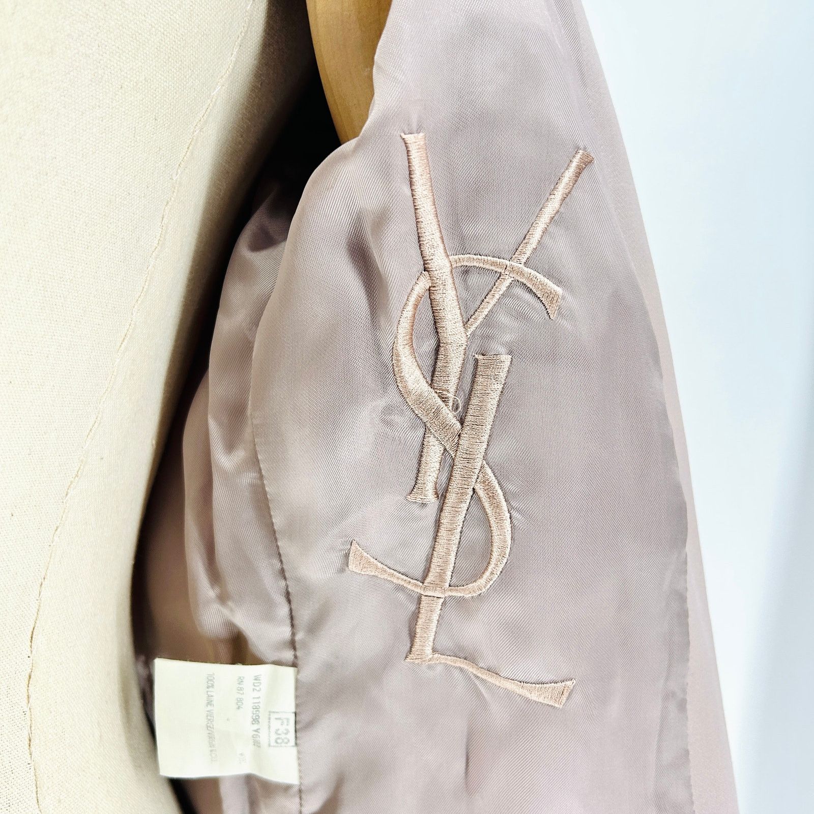 Yves Saint Laurent Vintage 90s Mauve Wool Blazer Trouser Power Suit Size S / US 4 / IT 40 - 9 Thumbnail