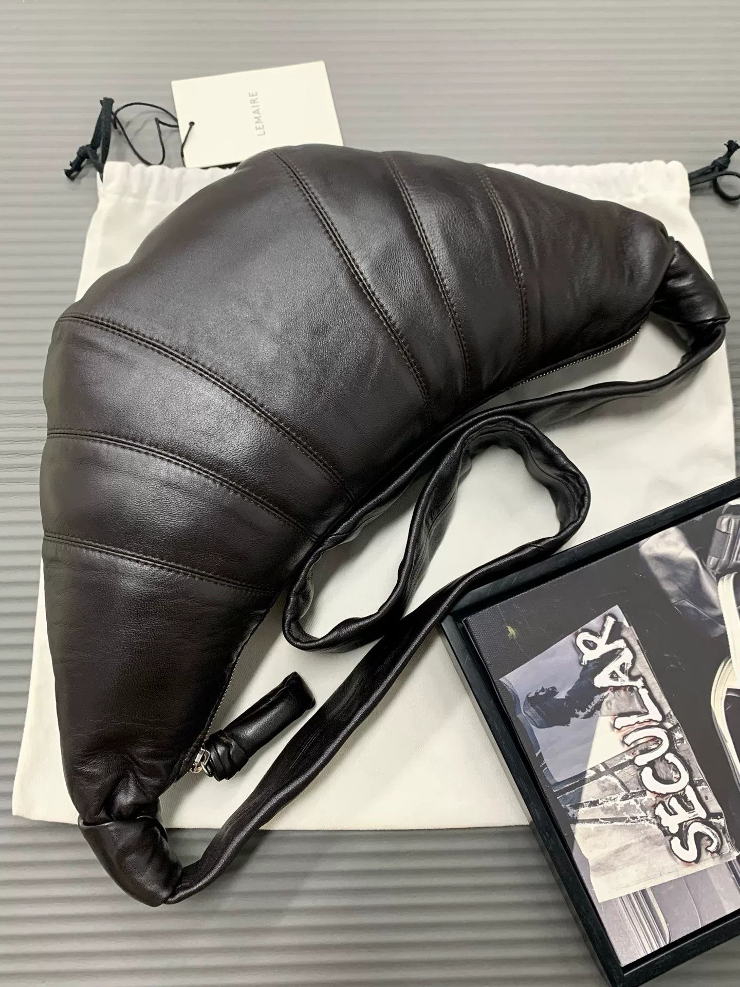 Lemaire Lemaire Medium Sheepskin Croissant Bag Size ONE SIZE - 1 Thumbnail