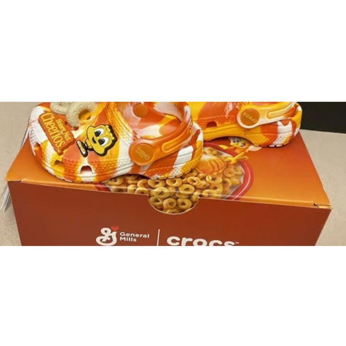 Crocs Crocs Honey Nut Cheerios Clogs Shoes Orange Sz 5 New W/ Box Size US 5 / IT 35 - 4 Thumbnail