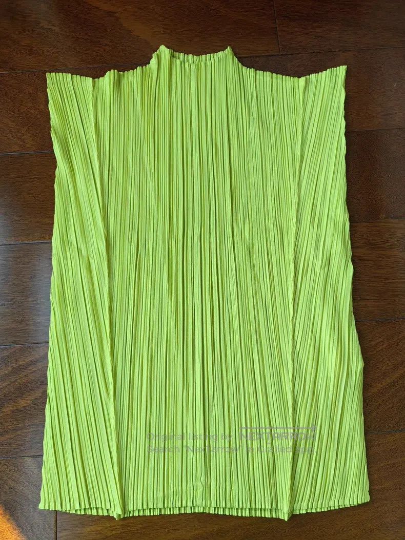 Issey Miyake Issey Miyake Yellow-Green Short-Sleeve Top Size L / US 10 / IT 46 - 2 Thumbnail