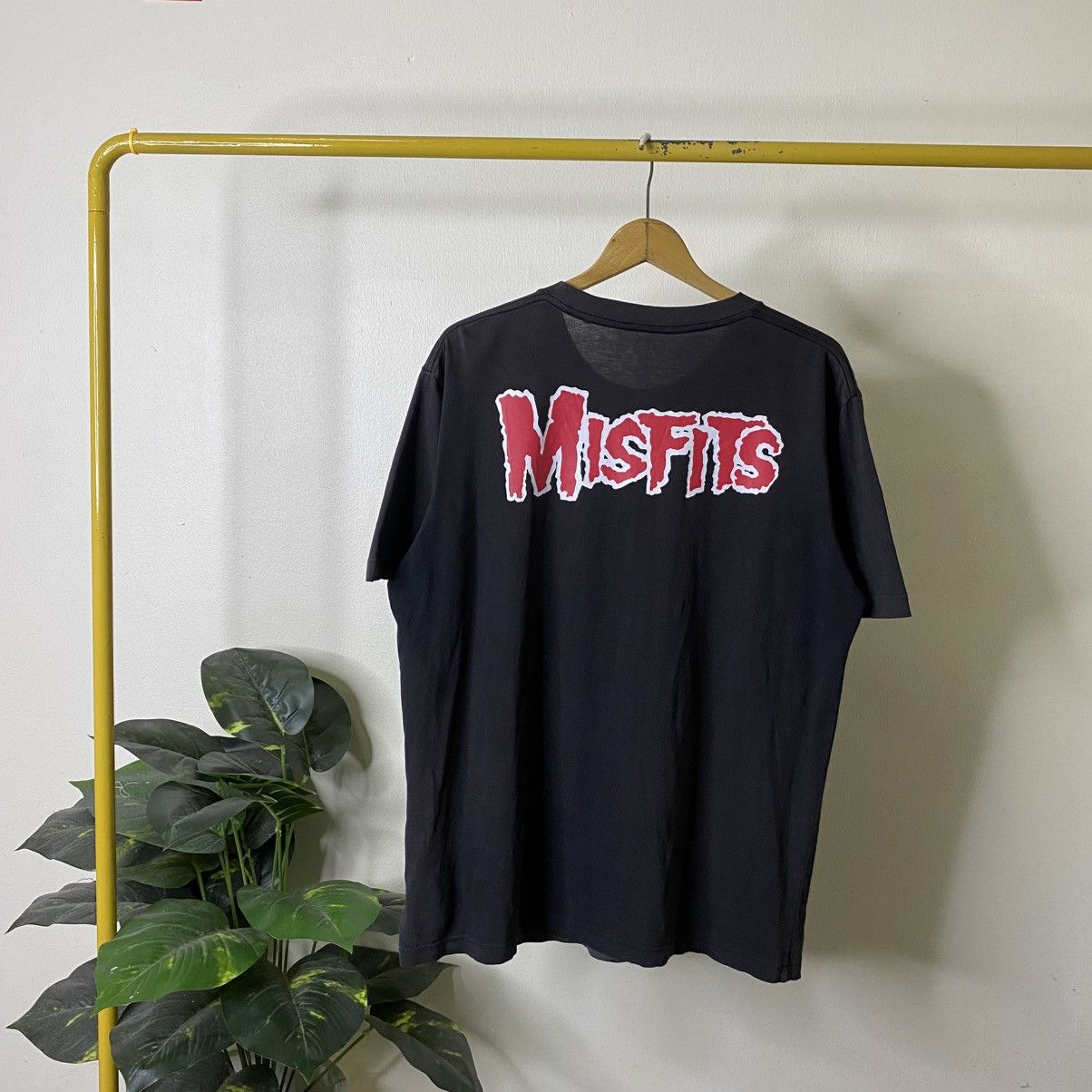 Misfits Uniqlo UT x Misfits Collaboration Band T Shirt Size US L / EU 52-54 / 3 - 6 Thumbnail