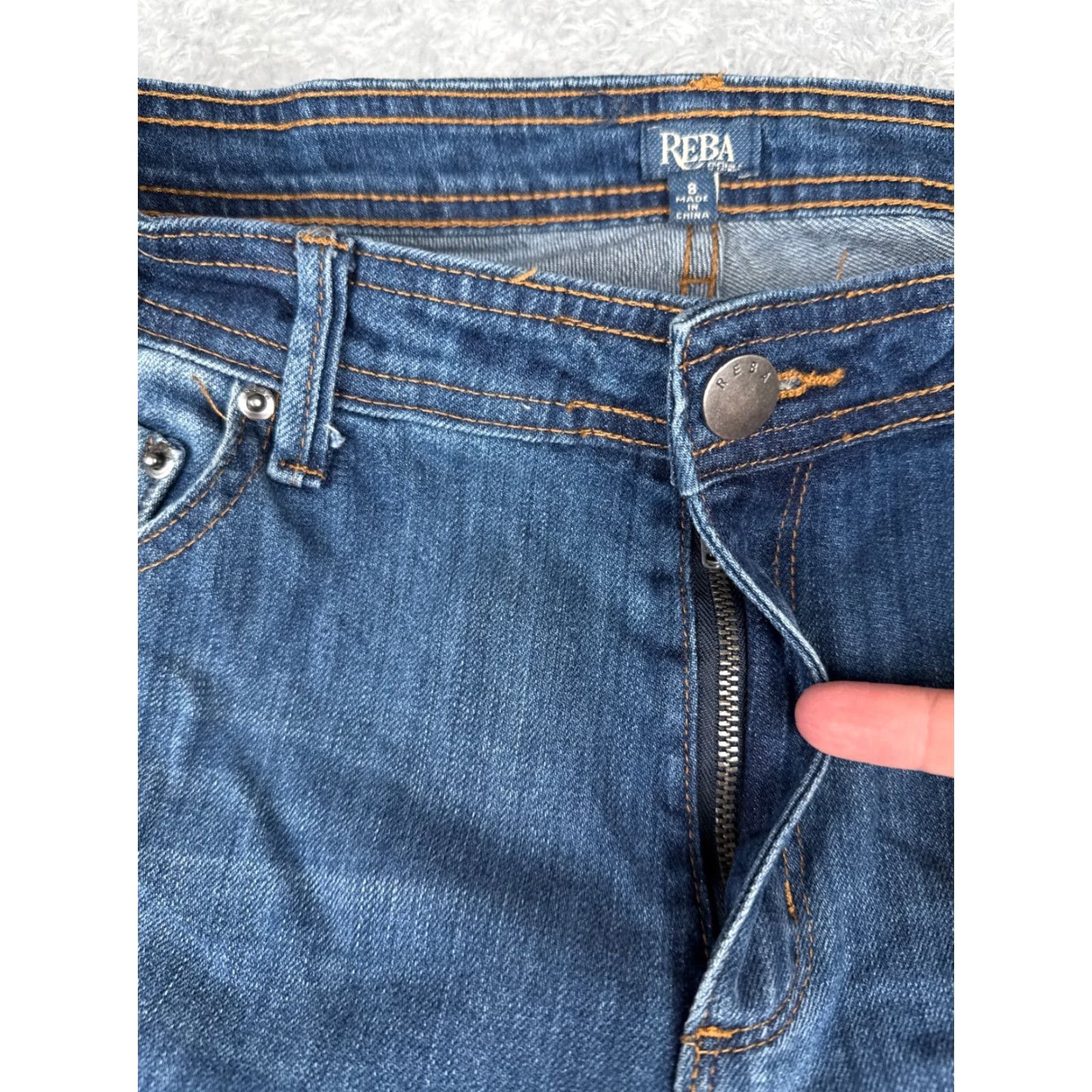 Denime Reba Jeans Womens 8 Blue Denim Bootcut Mid Rise 30x31 Cotton 5-Pocket Distressed Zipper Cowboy Southwestern Designer Tank? Size 30" / US 8 / IT 44 - 5 Thumbnail
