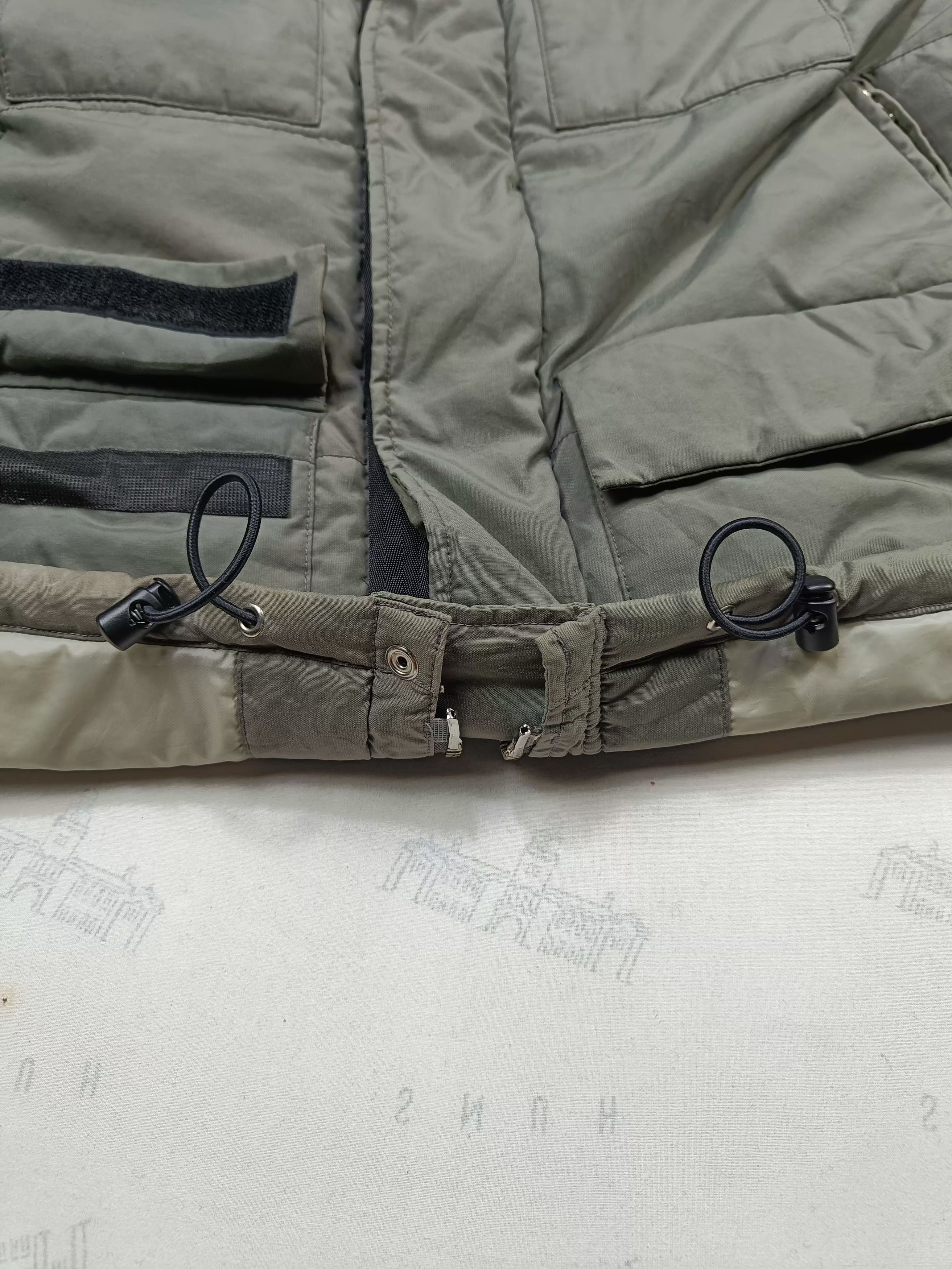 Tommy Hilfiger Vtg Y2k Tommy Hilfiger Multi Pocket Down Jacket Size US L / EU 52-54 / 3 - 13 Thumbnail