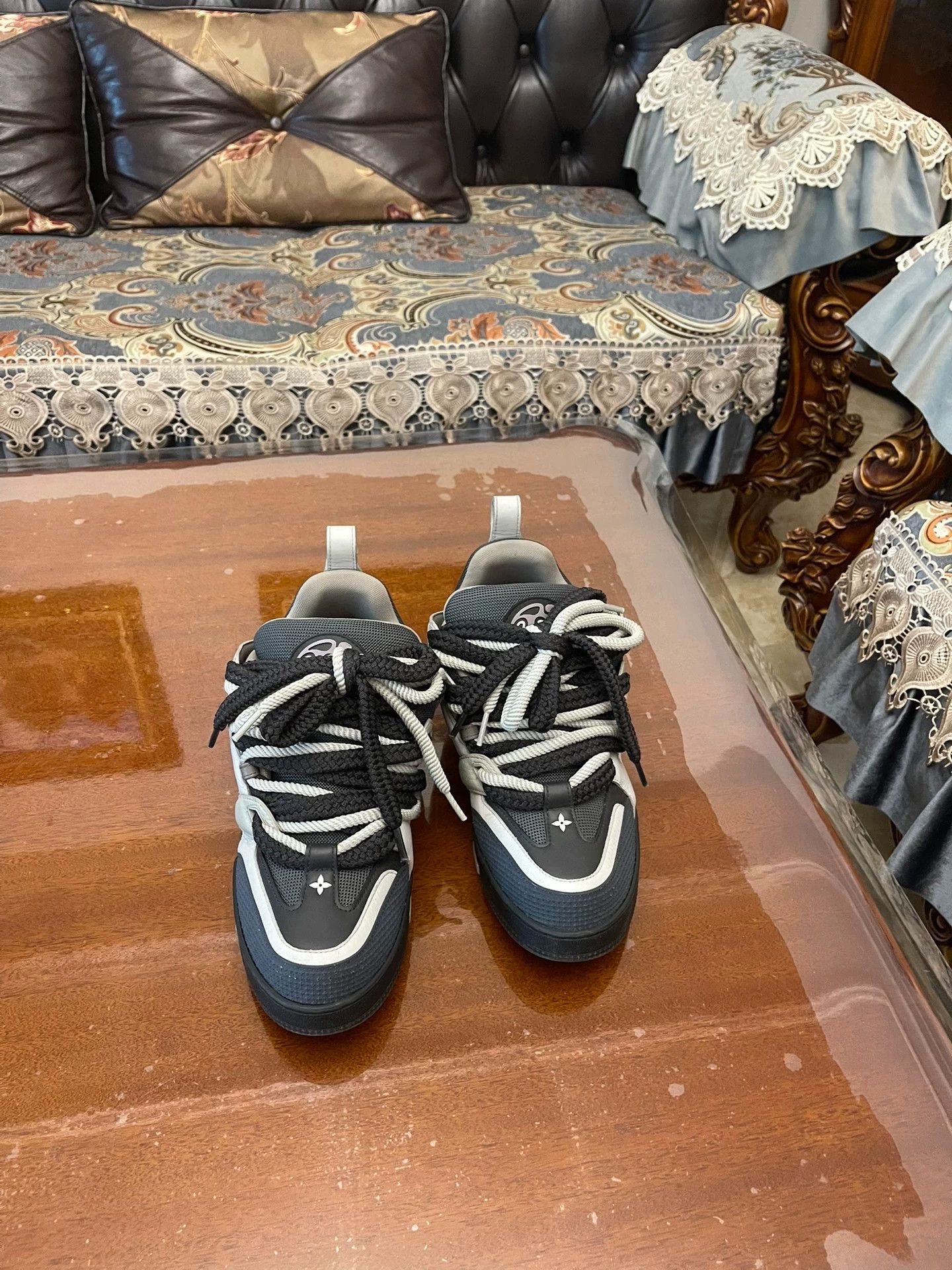 Louis Vuitton LV Men's Color-Blocked Signature Litchi Leather Shoes 7.5 Size US 7.5 / EU 40-41 - 6 Thumbnail