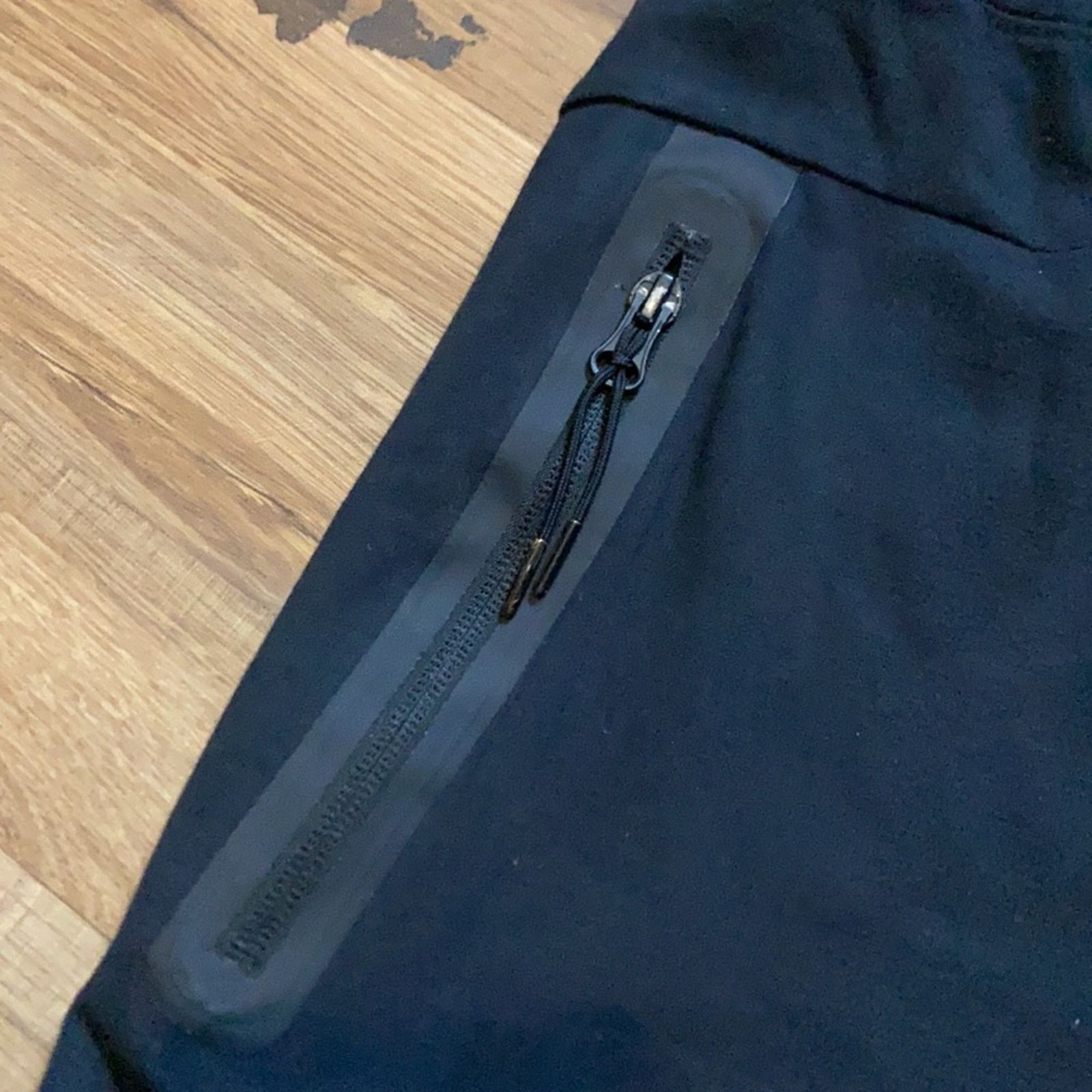 Nike Nike Tech Fleece Shorts Size US 30 / EU 46 - 2 Thumbnail