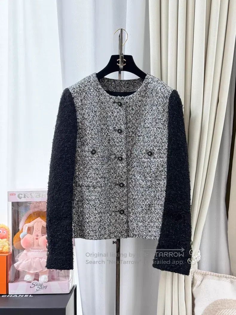 Chanel Chanel Black long-sleeved jacket with sequin embroidery Size XS / US 0-2 / IT 36-38 - 1 Thumbnail