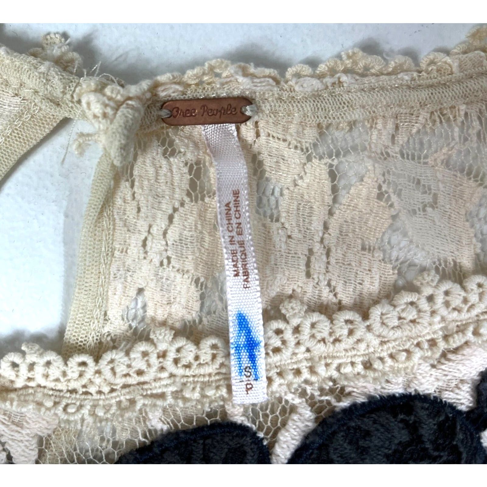 Free People Free People Women’s Short Sleeve Top Floral Lace Sheer Sz S Blouse Beige Bohemian, Hippie Style Womens Size S / US 4 / IT 40 - 7 Thumbnail
