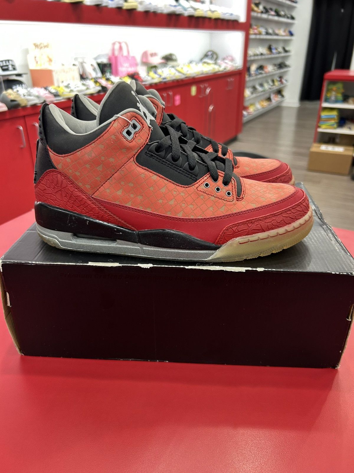 Jordan Brand Jordan 3 Doernbecher Size US 9 / EU 42 - 4 Thumbnail