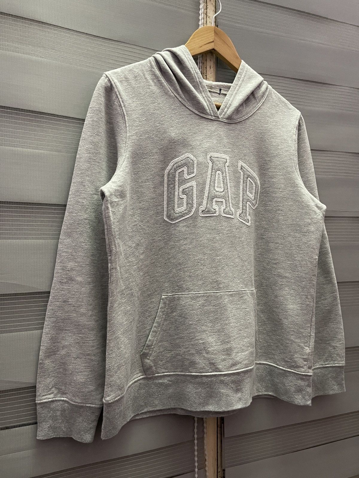 Gap × Vintage Vintage Y2K Gap Spellout Hoodie Size US M / EU 48-50 / 2 - 2 Thumbnail