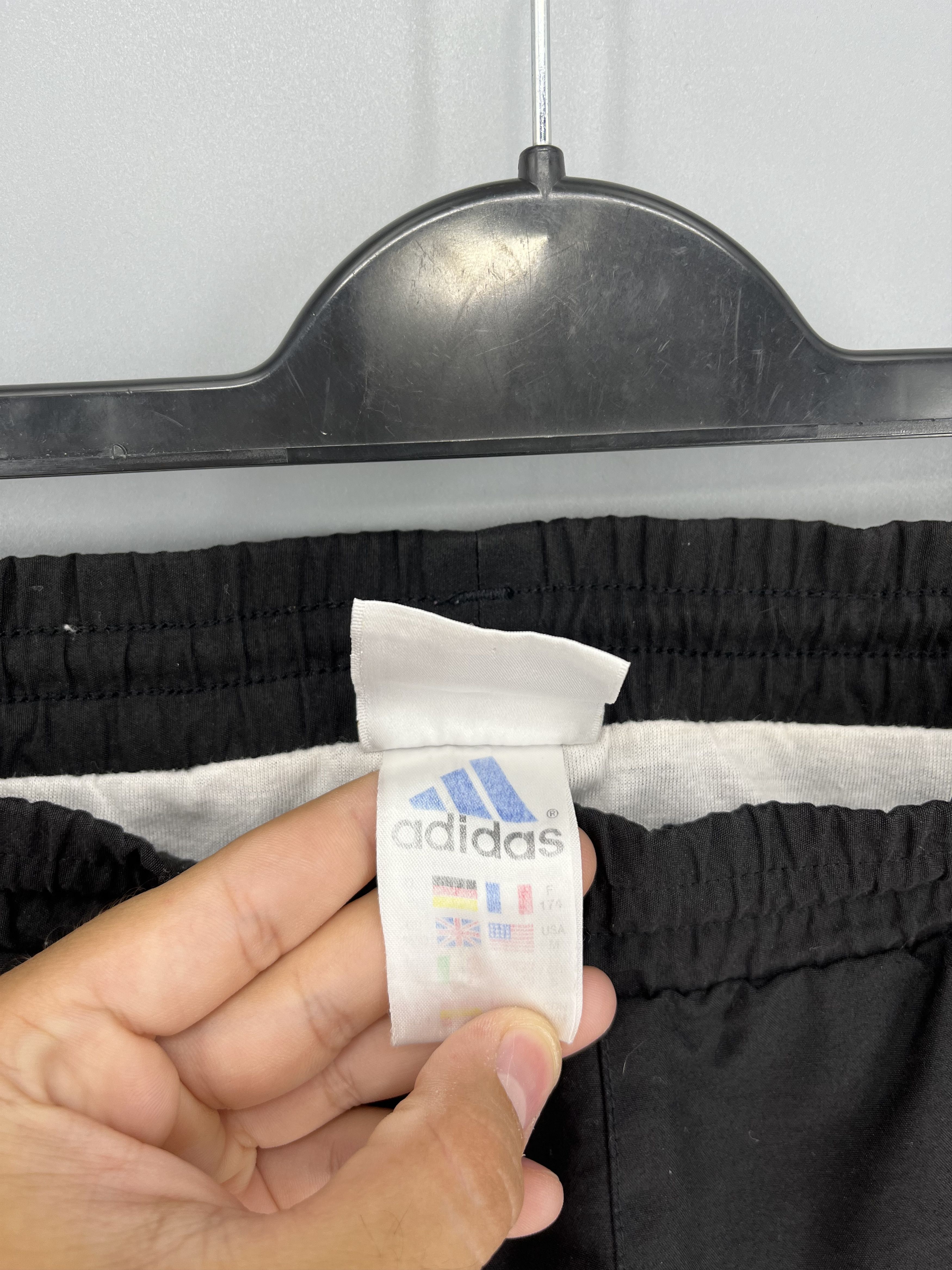 Adidas 90s Vintage Adidas Black Nylon Mini Logo Shorts Travis Style Size US 34 / EU 50 - 8 Thumbnail