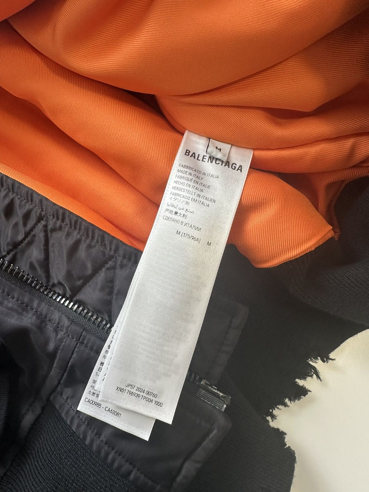 Balenciaga Balenciaga F24 Incognito Bomber jacket M Size US M / EU 48-50 / 2 - 10 Thumbnail