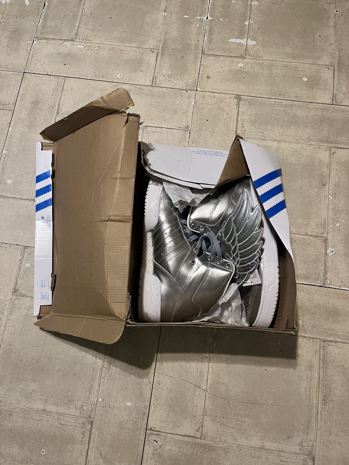 Adidas × Jeremy Scott Adidas Jeremy Scott Metallic silver wings size 8.5 with box Size US 8.5 / EU 41-42 - 1 Thumbnail