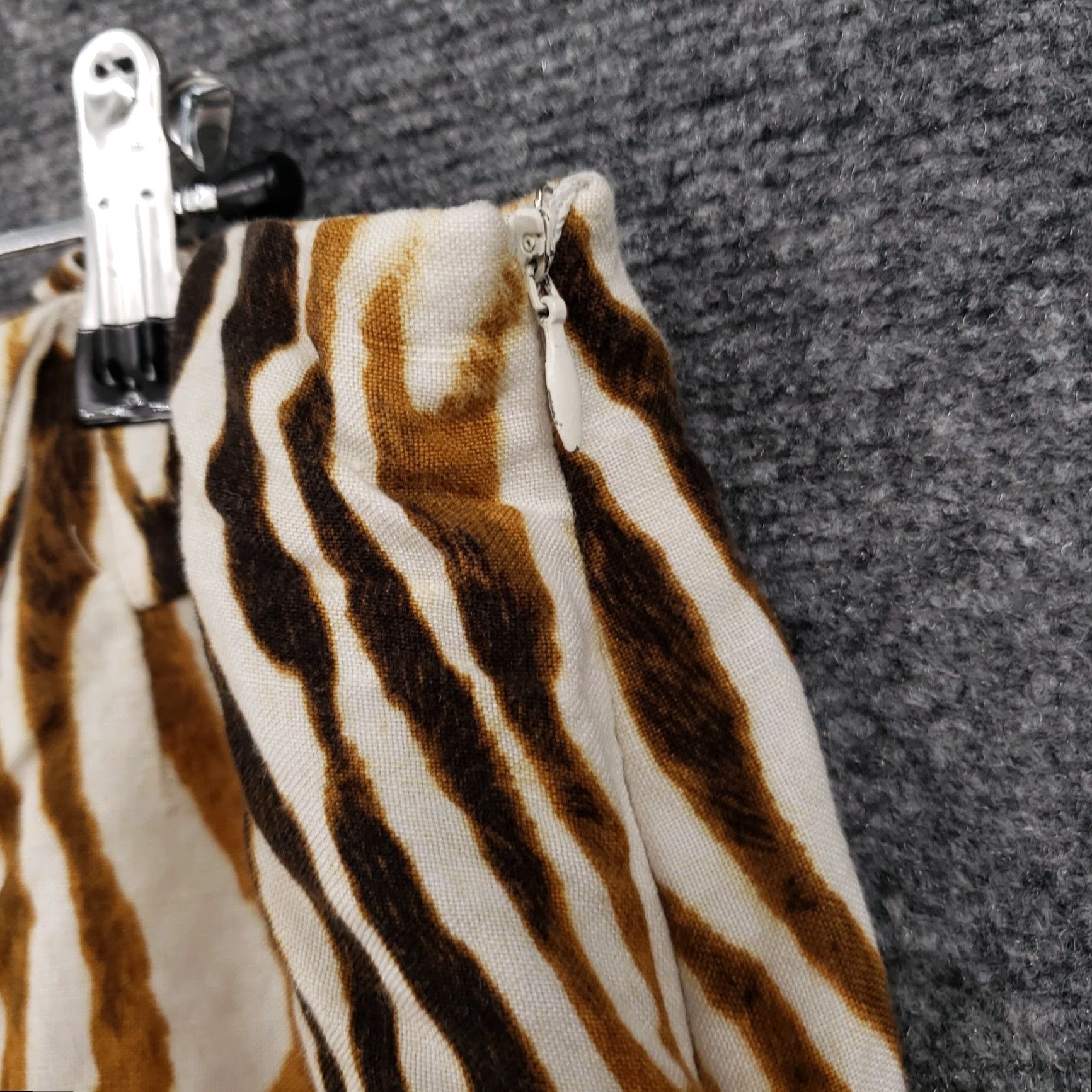 Evan Picone Evan Picone Skirt Womens 14 Brown Linen Blend Knee Length Zebra Wrap Zip Button Accents Zipper Lightweight Bohemian Preppy Spring Fall Casual Dressy Size 36" / US 14 / IT 50 - 5 Thumbnail