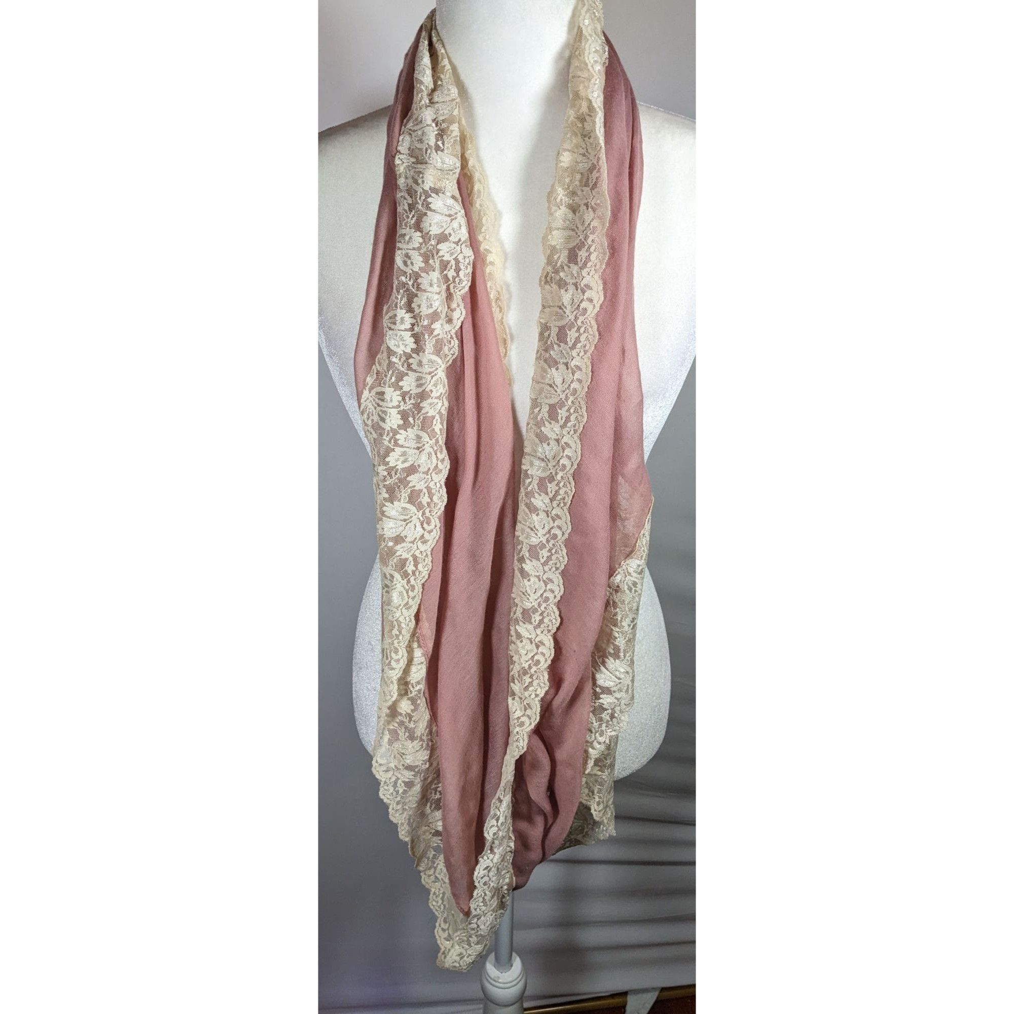 BP. BP Coquette Victorian Rose Pink Infinity Scarf With Cream Fl Size ONE SIZE - 4 Thumbnail
