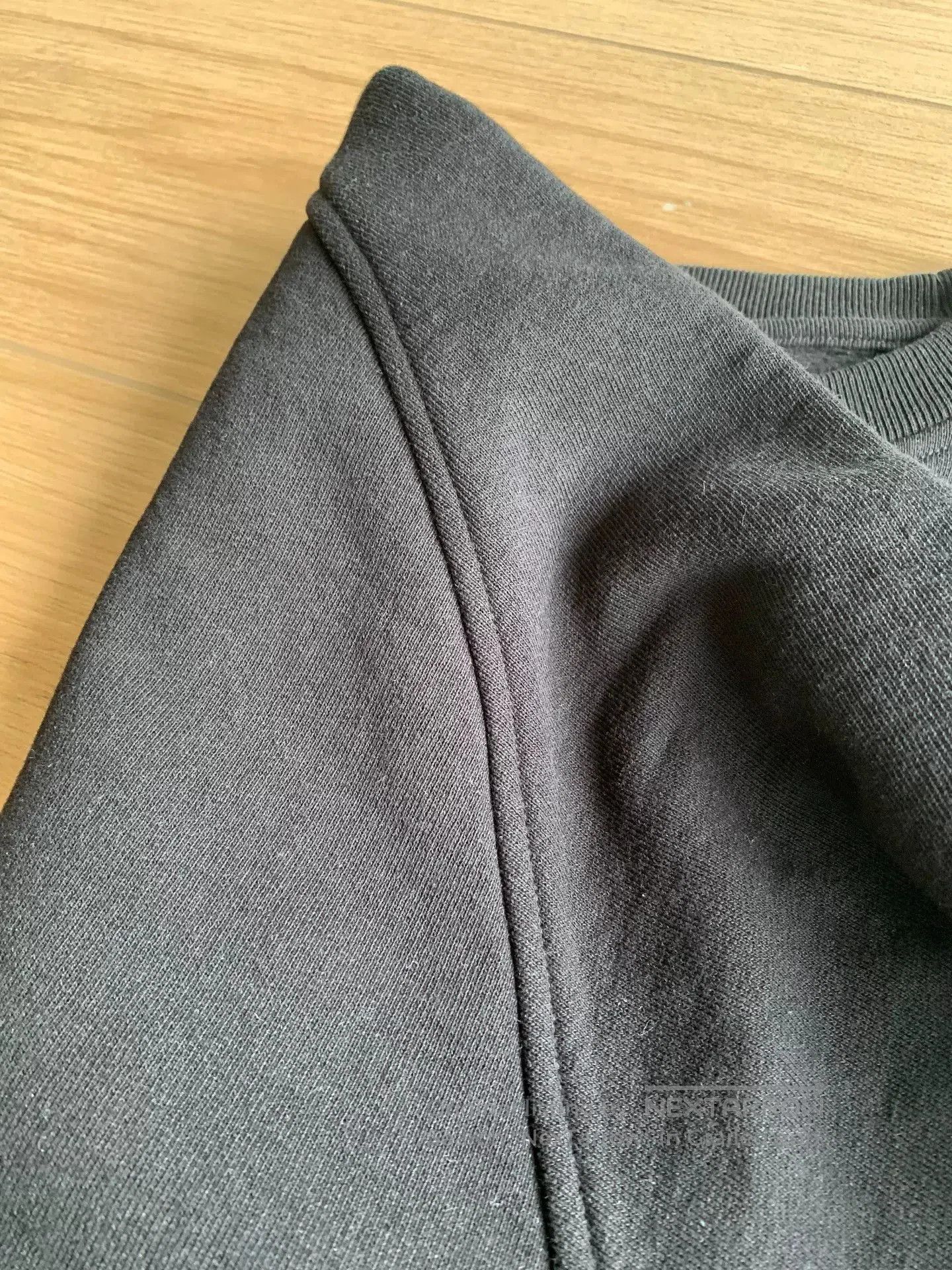 Comoli black crew neck sweatshirt with fleece lining. Size US L / EU 52-54 / 3 - 8 Thumbnail