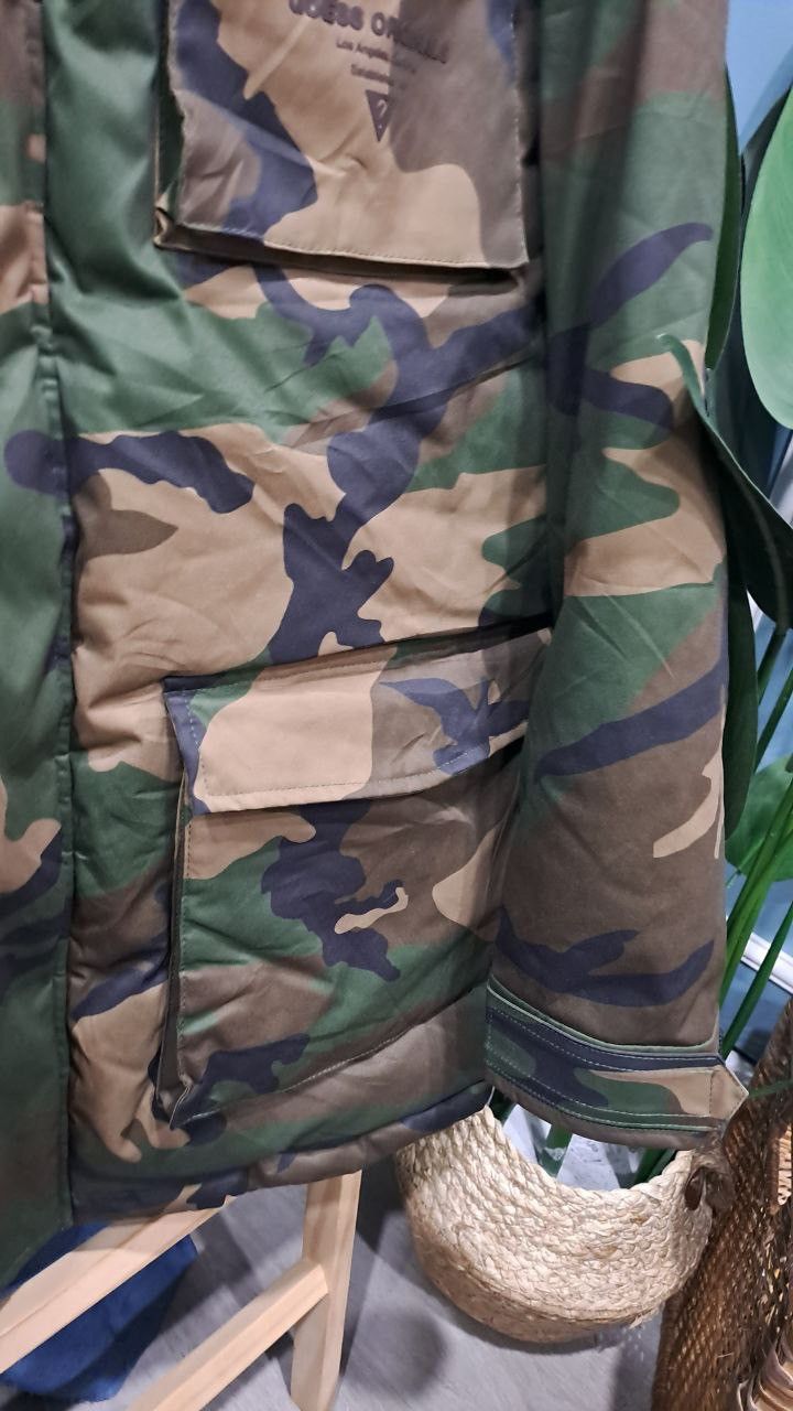 Guess ORIGINAL Guess Puffer Camo Jacket Size US L / EU 52-54 / 3 - 5 Thumbnail