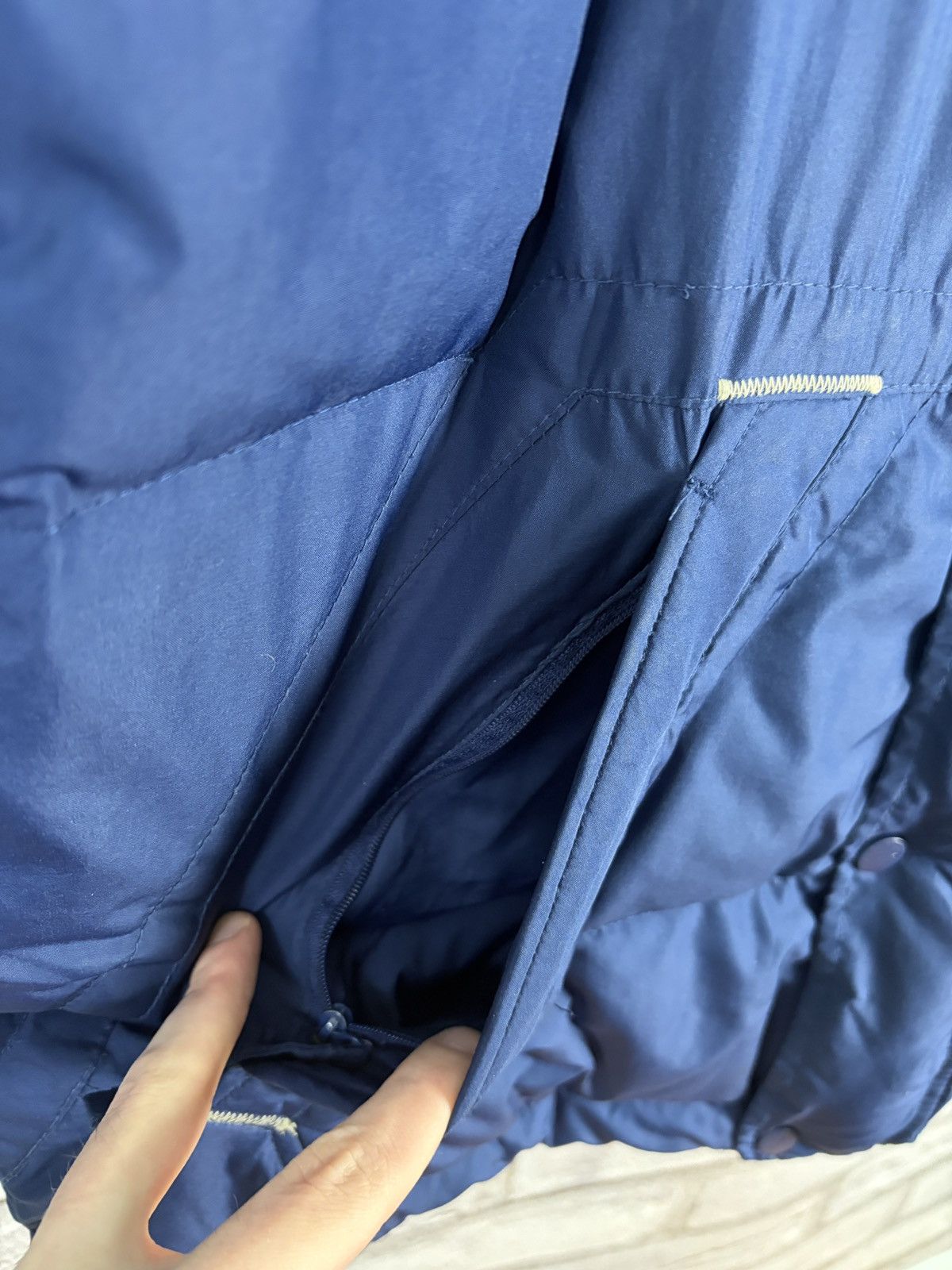 Nike Vintage down jacket Nike air tn big swoosh logo Size US M / EU 48-50 / 2 - 4 Thumbnail