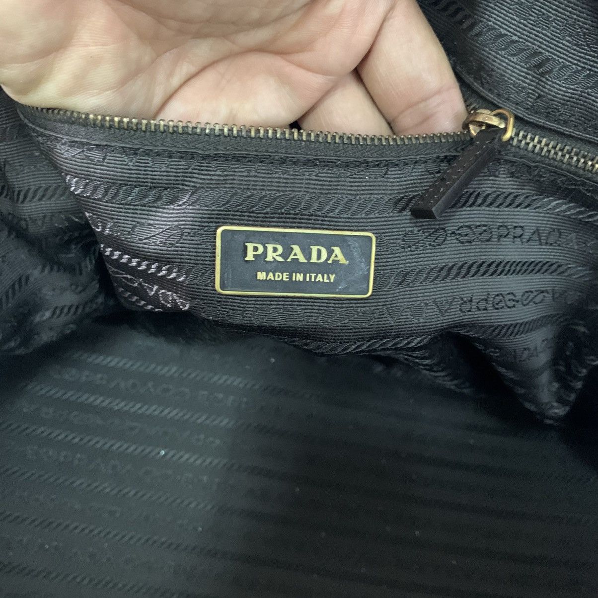 Prada Prada Alma Leather Handbag Size ONE SIZE - 16 Thumbnail