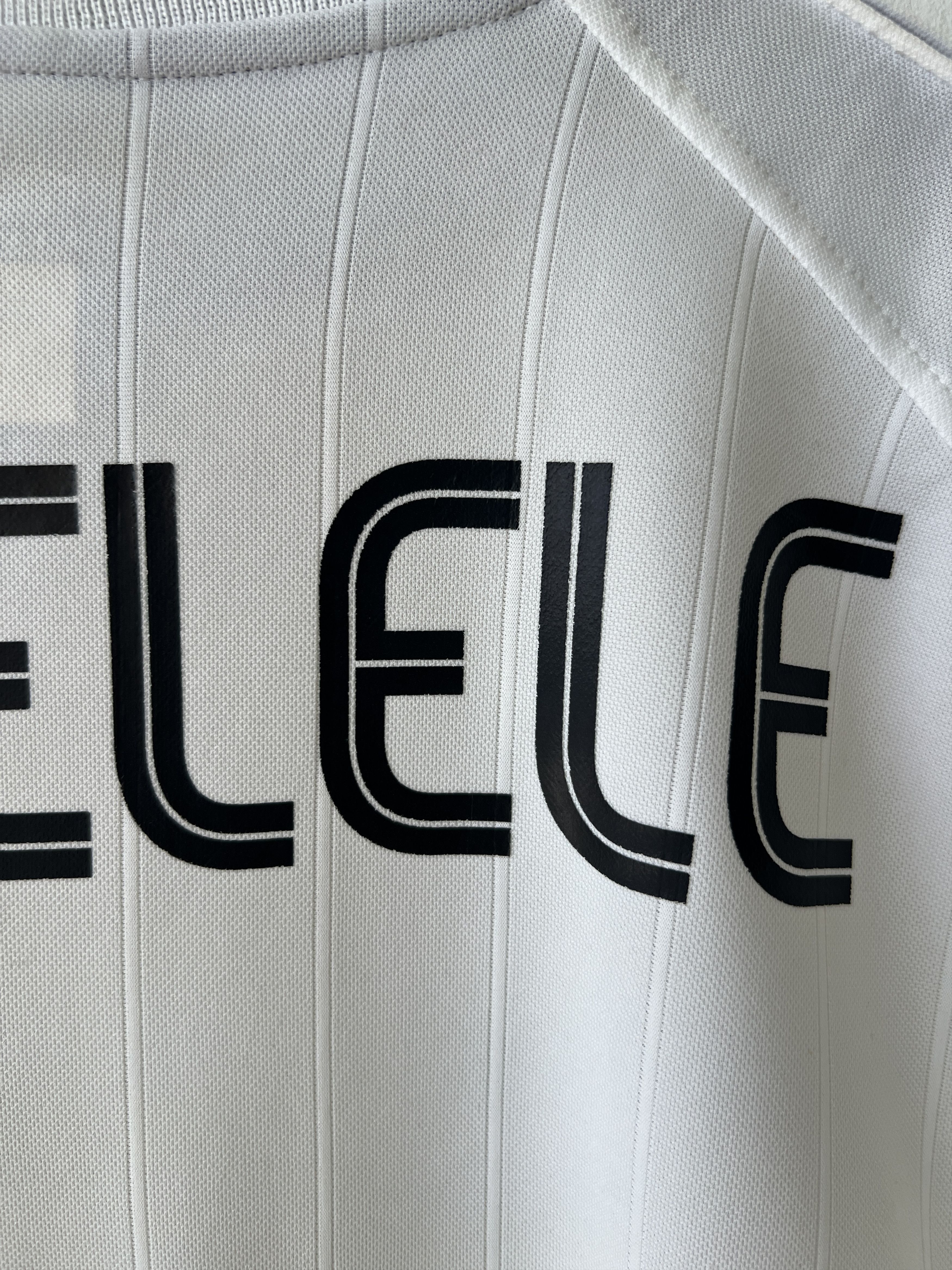 Umbro (M fits L) Chelsea 2001-03 Away Kit Makelele #4 Size US M / EU 48-50 / 2 - 10 Thumbnail