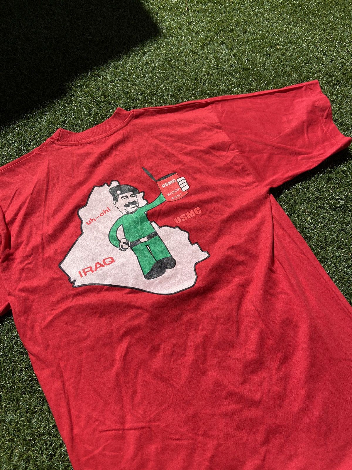 Vintage VTG 00’s Sadam Hussein Red Military Tee Size US M / EU 48-50 / 2 - 2 Thumbnail