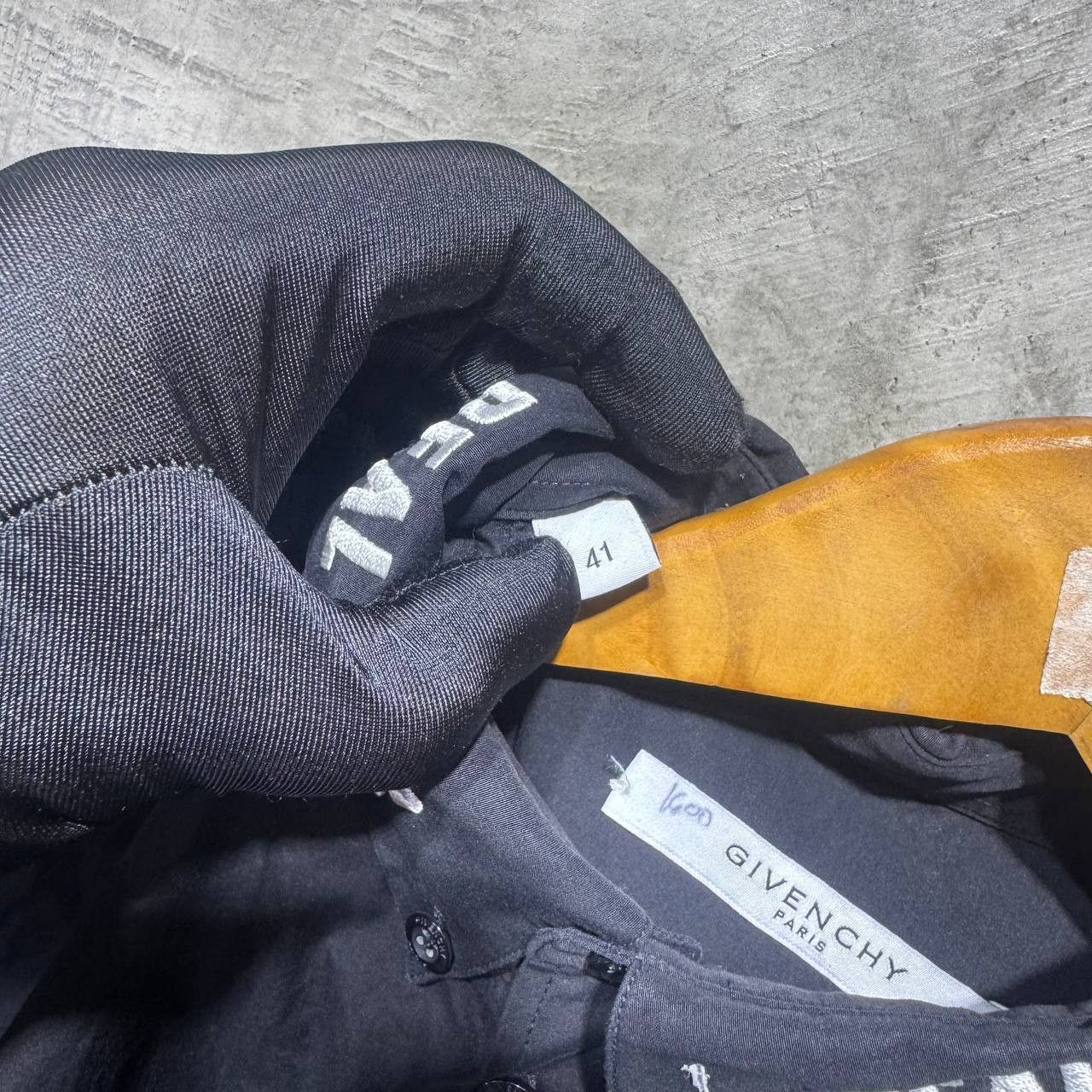 Givenchy Givenchy “Real Lies Real Eyes Realize” embroidered L/S Size US M / EU 48-50 / 2 - 10 Thumbnail