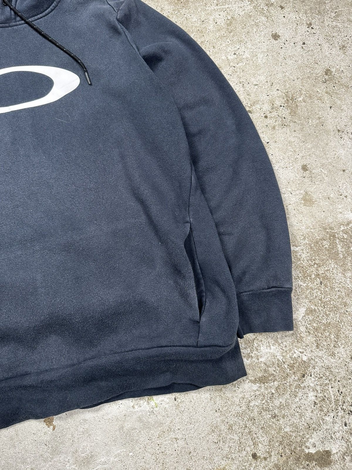 Oakley ‼️ Oakley Navy Big Logo Hoodie Sweatshirt Size US M / EU 48-50 / 2 - 4 Thumbnail
