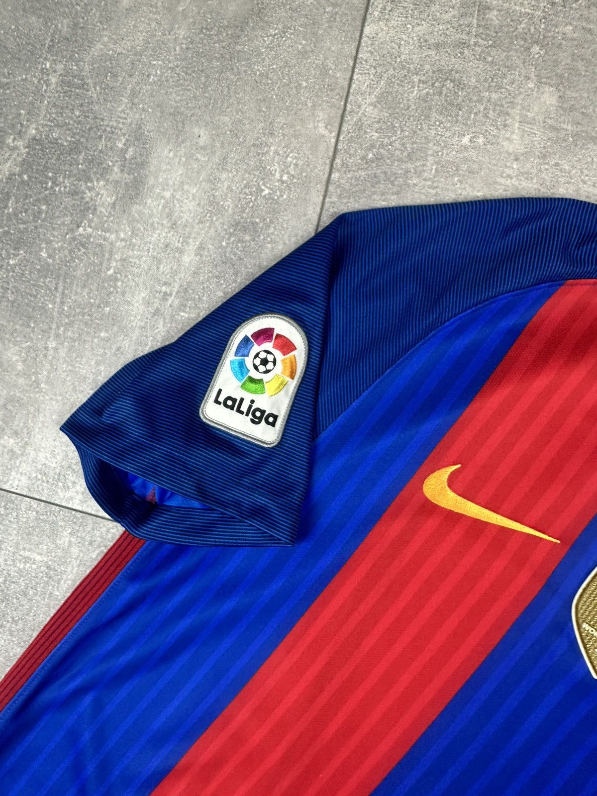Nike Nike Barcelona FC 2016/17 Home Soccer Football Jersey Size US S / EU 44-46 / 1 - 7 Thumbnail