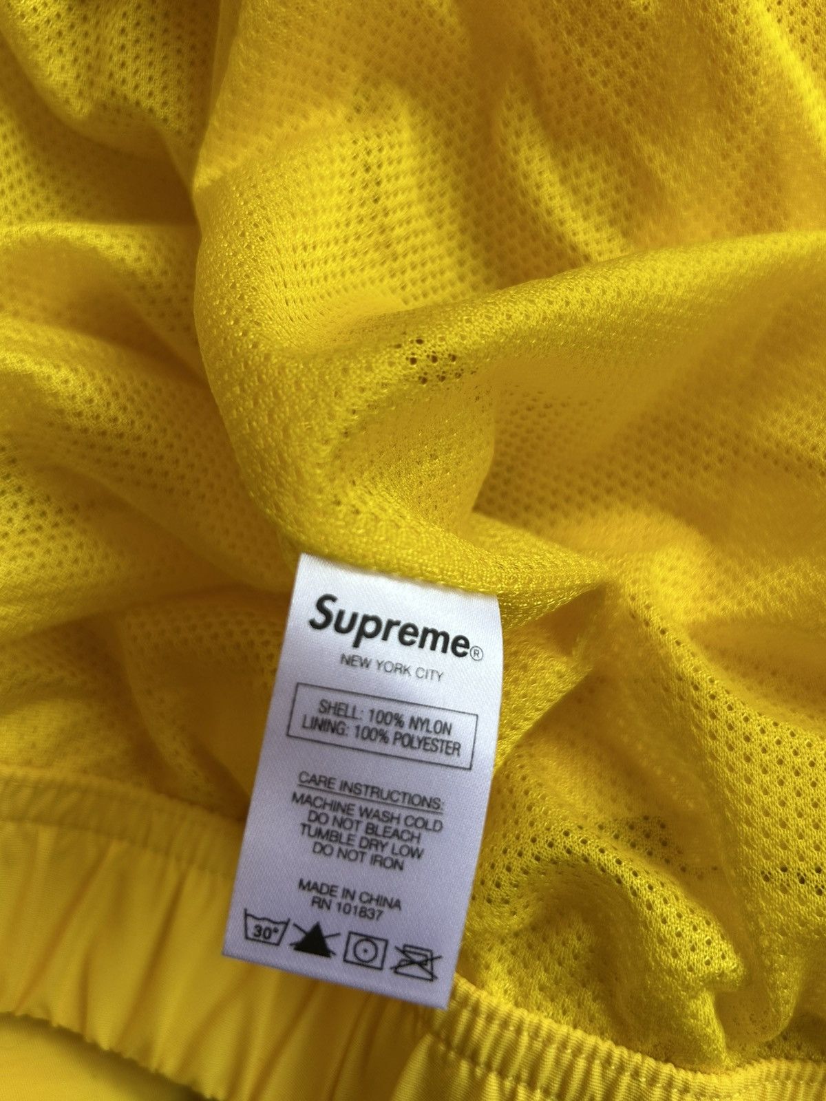 Supreme Yellow supreme dragon Trackjacket Size US M / EU 48-50 / 2 - 5 Thumbnail