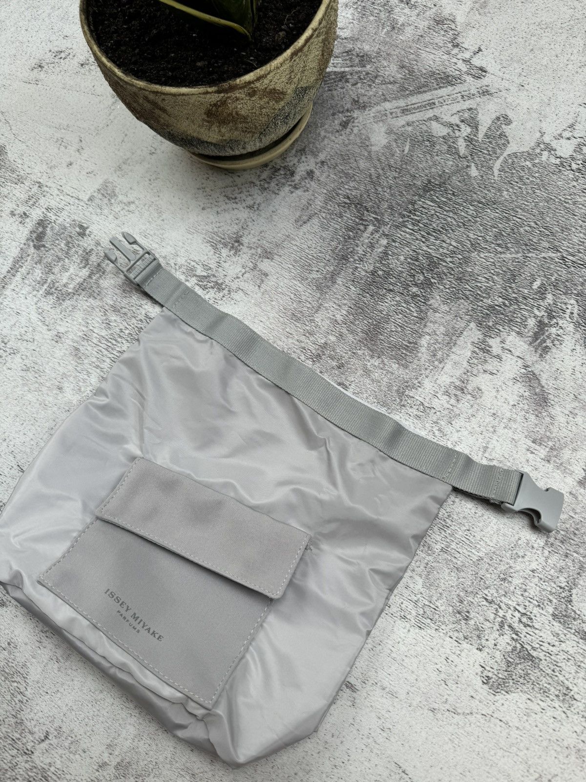 Issey Miyake Vintage Issey Miyake Parfume Mini Hand Hobo Tote Bag Size ONE SIZE - 7 Thumbnail