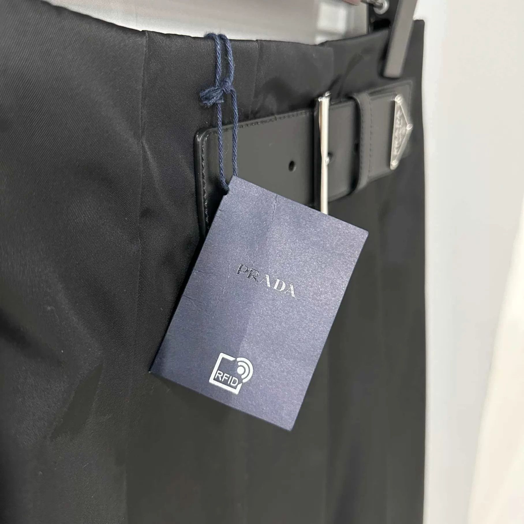 Prada PRADA 25 Nylon Skirt w/ Leather Buckle Triangle Logo Size 36 Size 25" / US 0 / IT 36 - 7 Thumbnail