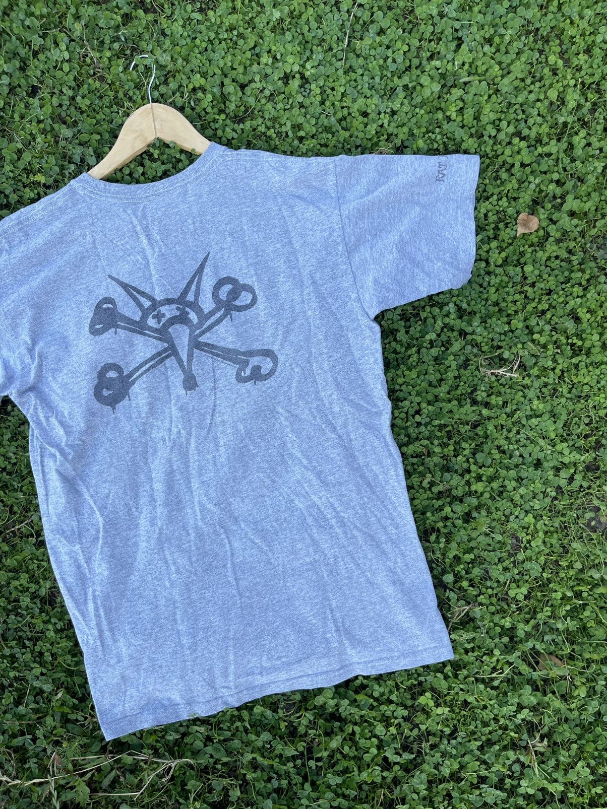 Powell Peralta Powell Peralta Rat Bones back print grey tee sk8 Size US M / EU 48-50 / 2 - 3 Thumbnail