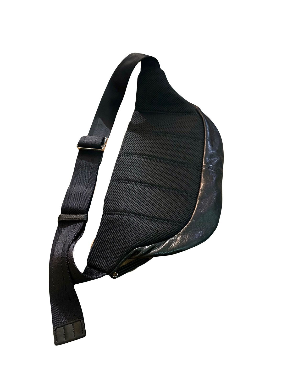 Japanese Brand × MasterPiece mspc masterpiece black leather big bump bag Size ONE SIZE - 6 Thumbnail