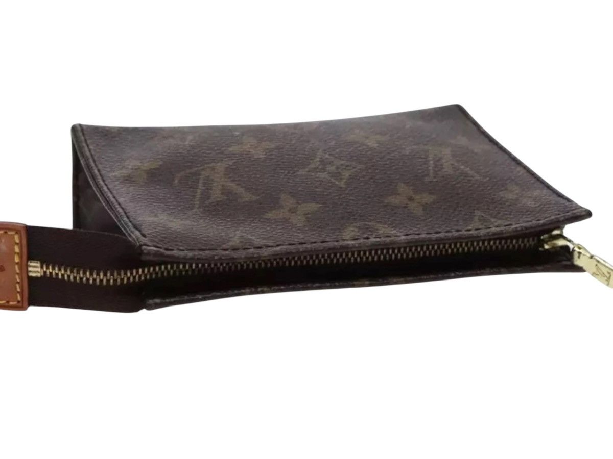 Louis Vuitton LOUIS Vuitton Monogram Pochette Toilettry Canvas Pouch EUC Size ONE SIZE - 9 Thumbnail