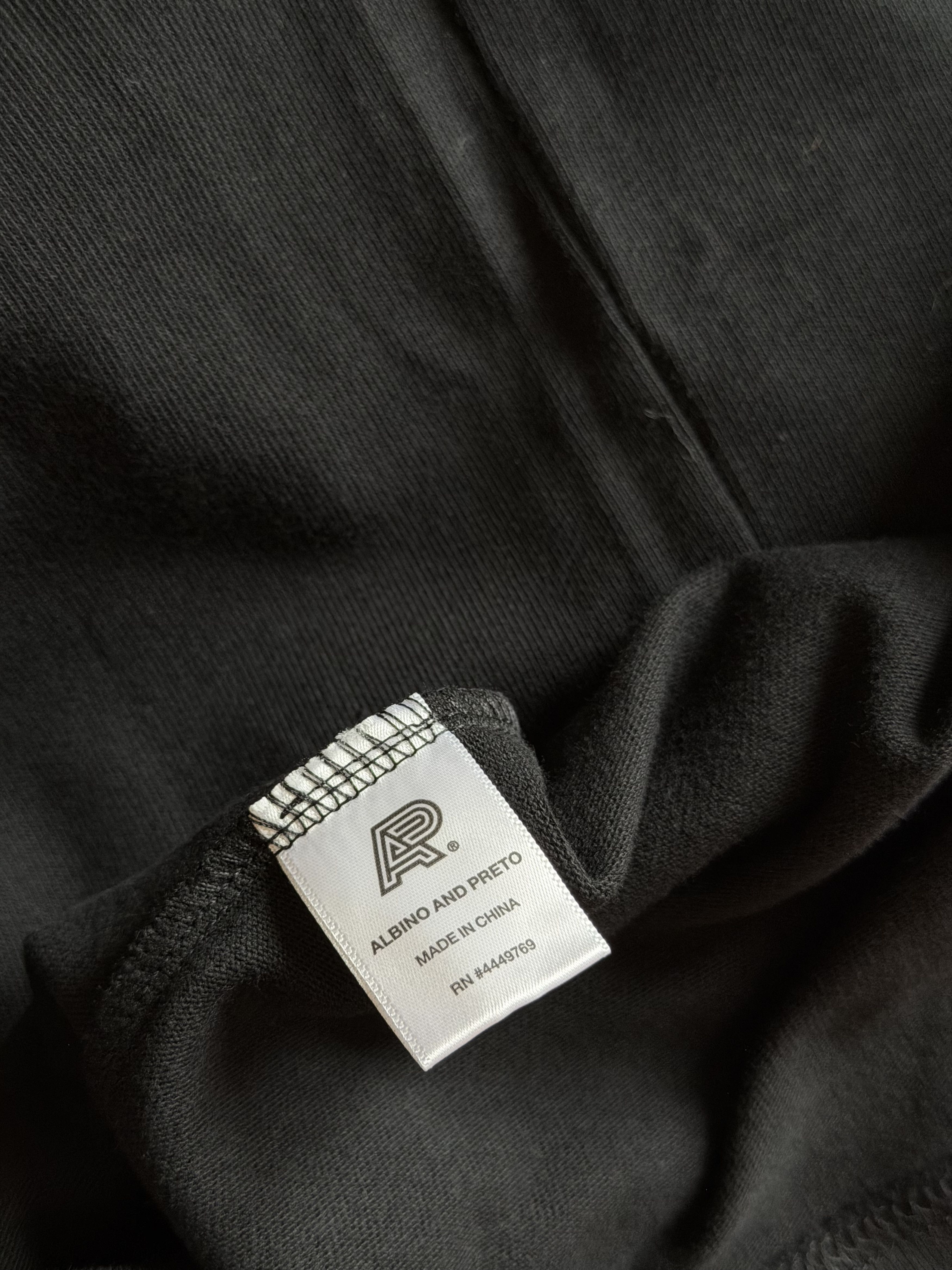 Oakley Albino & Preto Oakley Entaglement Tee in Black Size US XL / EU 56 / 4 - 6 Thumbnail