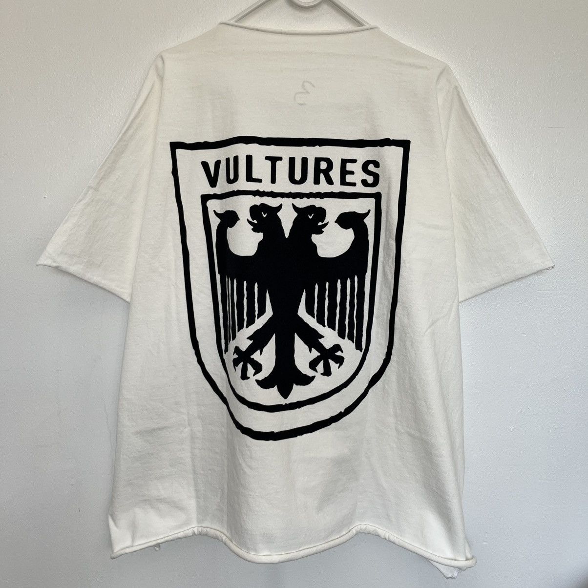 Yeezy Yeezy Vultures Short Sleeve Box Tee White Size US XL / EU 56 / 4 - 1 Thumbnail