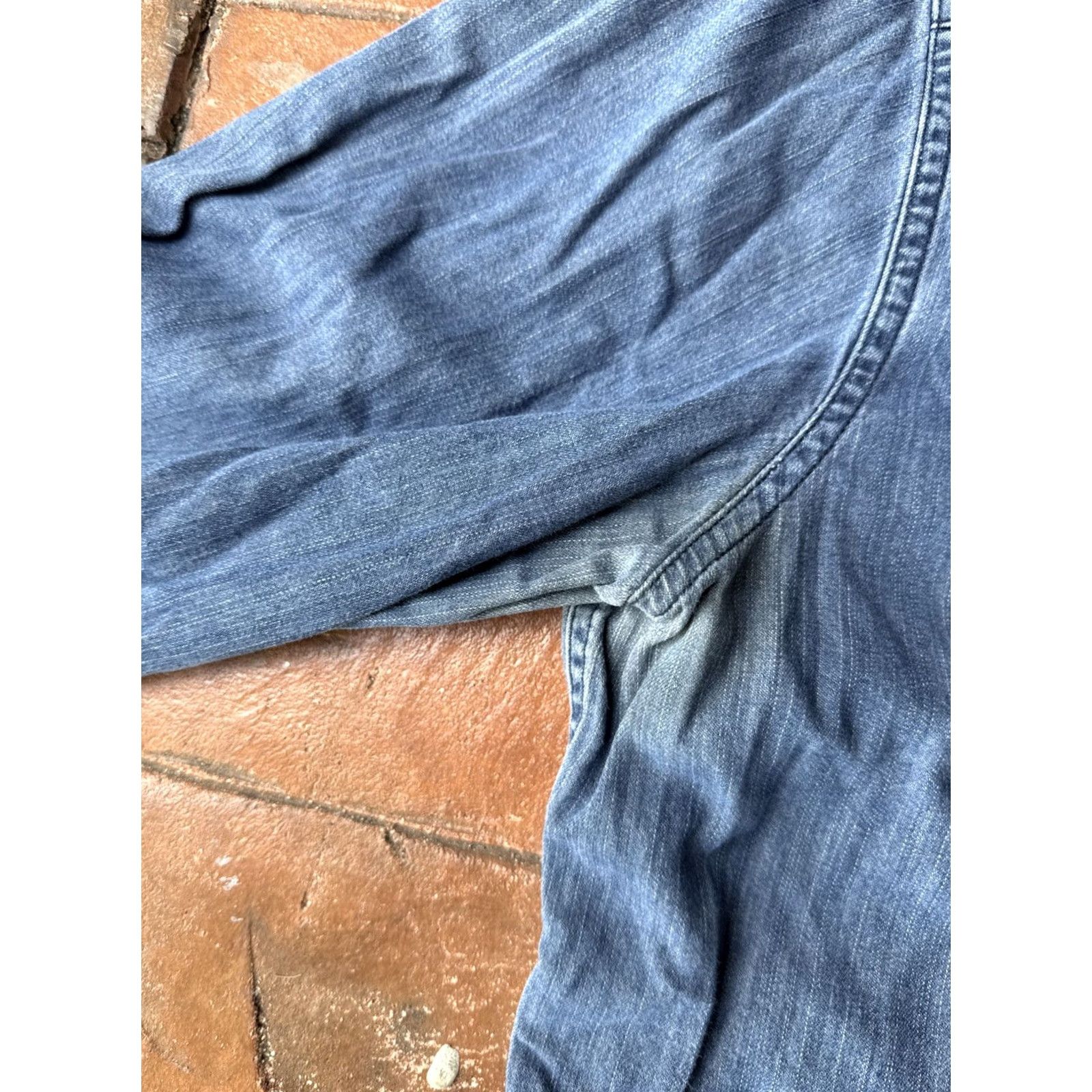 Vintage VINTAGE Helix Denim Shirt XL Athletic Fit Button-Up Collared Snap Pockets Skull Grunge Jeans Casual Size US XL / EU 56 / 4 - 7 Thumbnail