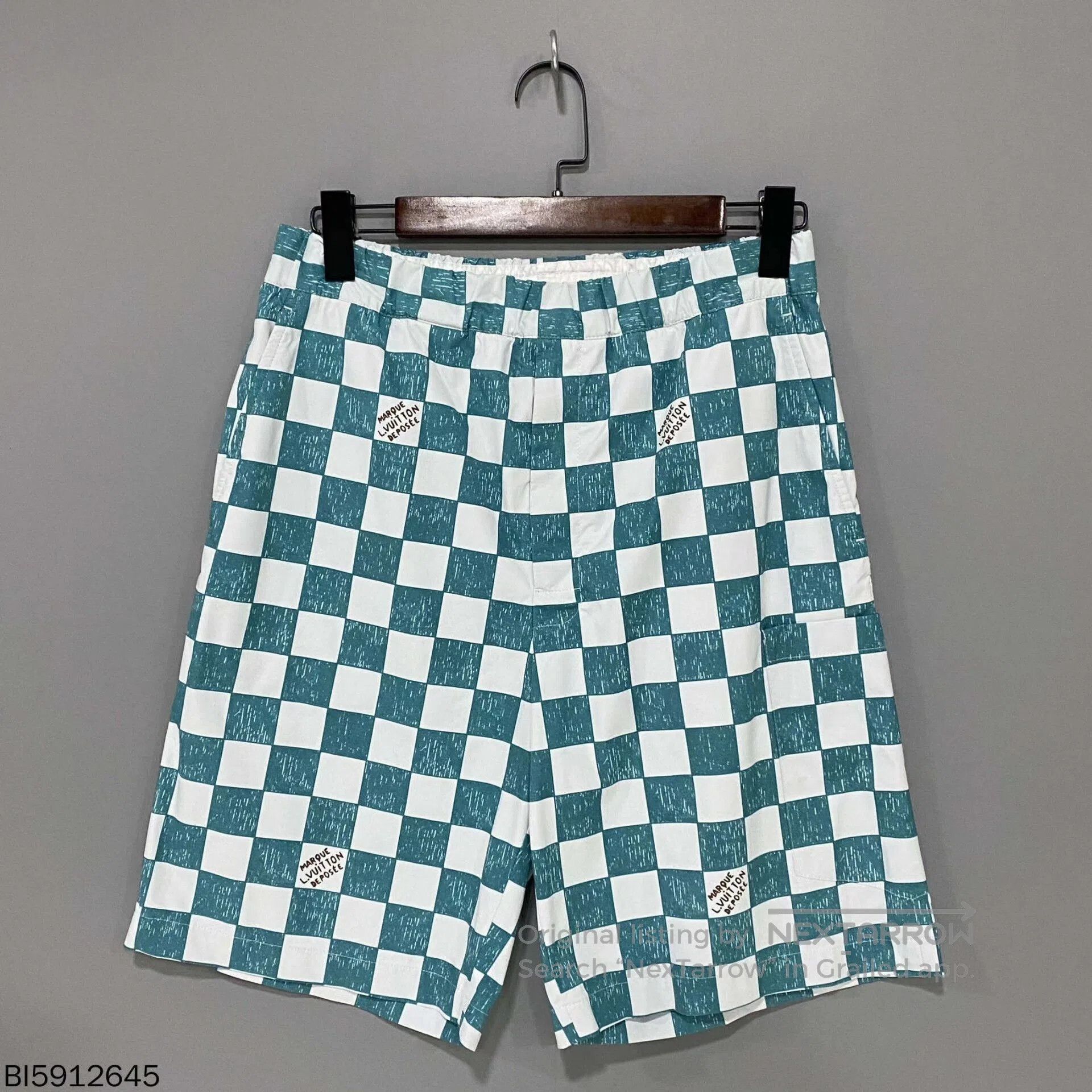 Louis Vuitton white and green checkered Louis Vuitton shorts. Size US 40 / EU 56 - 1 Thumbnail