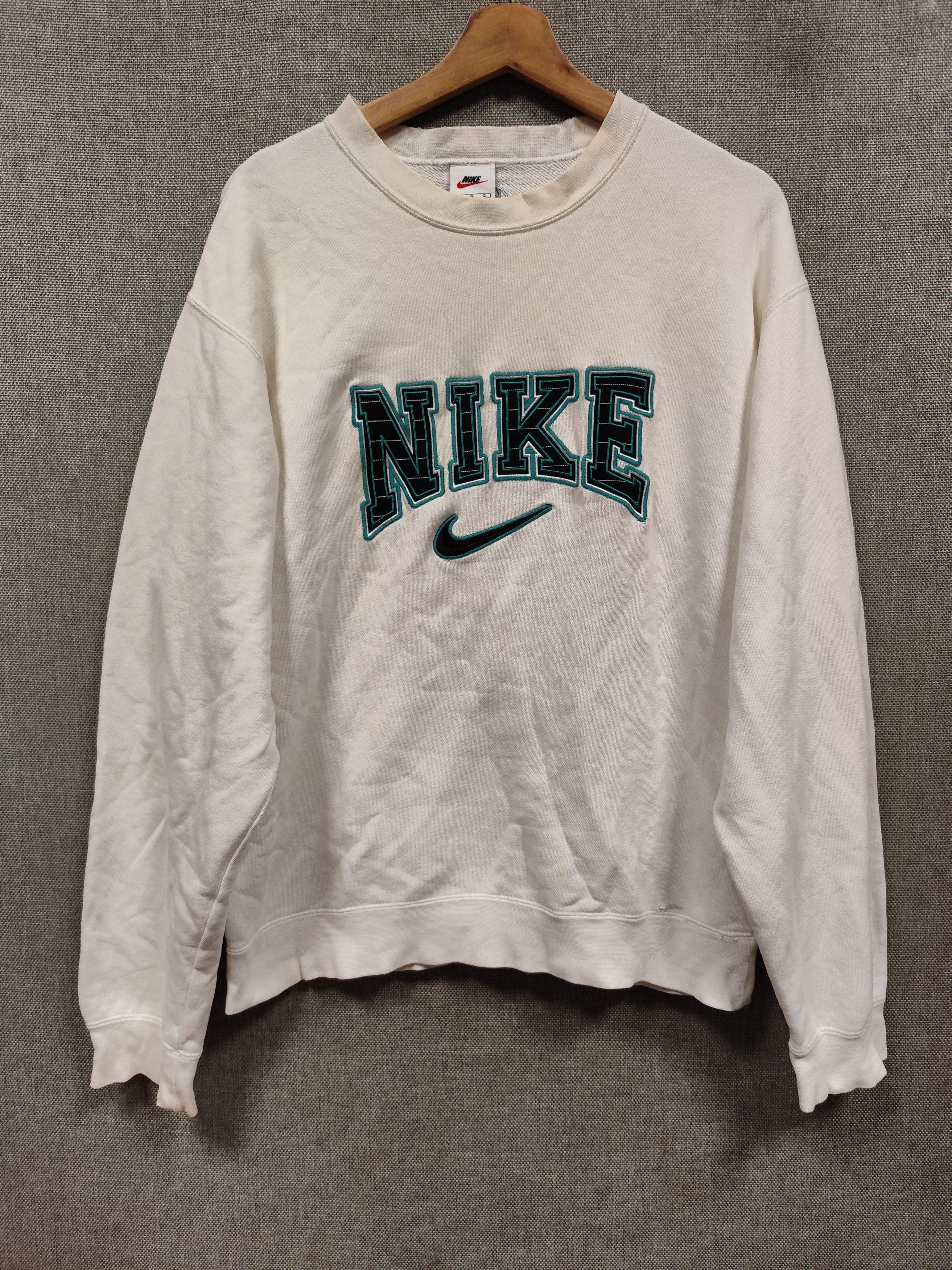 Nike vintage 90s sweatshirt nike embroidered Size US L / EU 52-54 / 3 - 1 Thumbnail