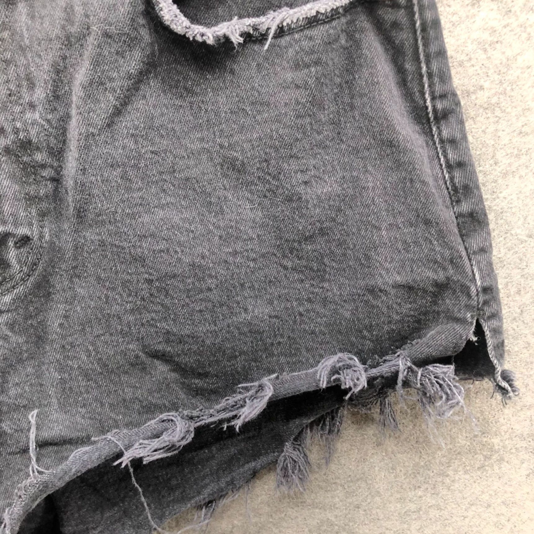 Abercrombie & Fitch Abercrombie & Fitch Shorts Womens 12/31 Black High Rise Cutoff Denim Cotton Blend 5-Pocket Size 34" / US 12 / IT 48 - 4 Thumbnail