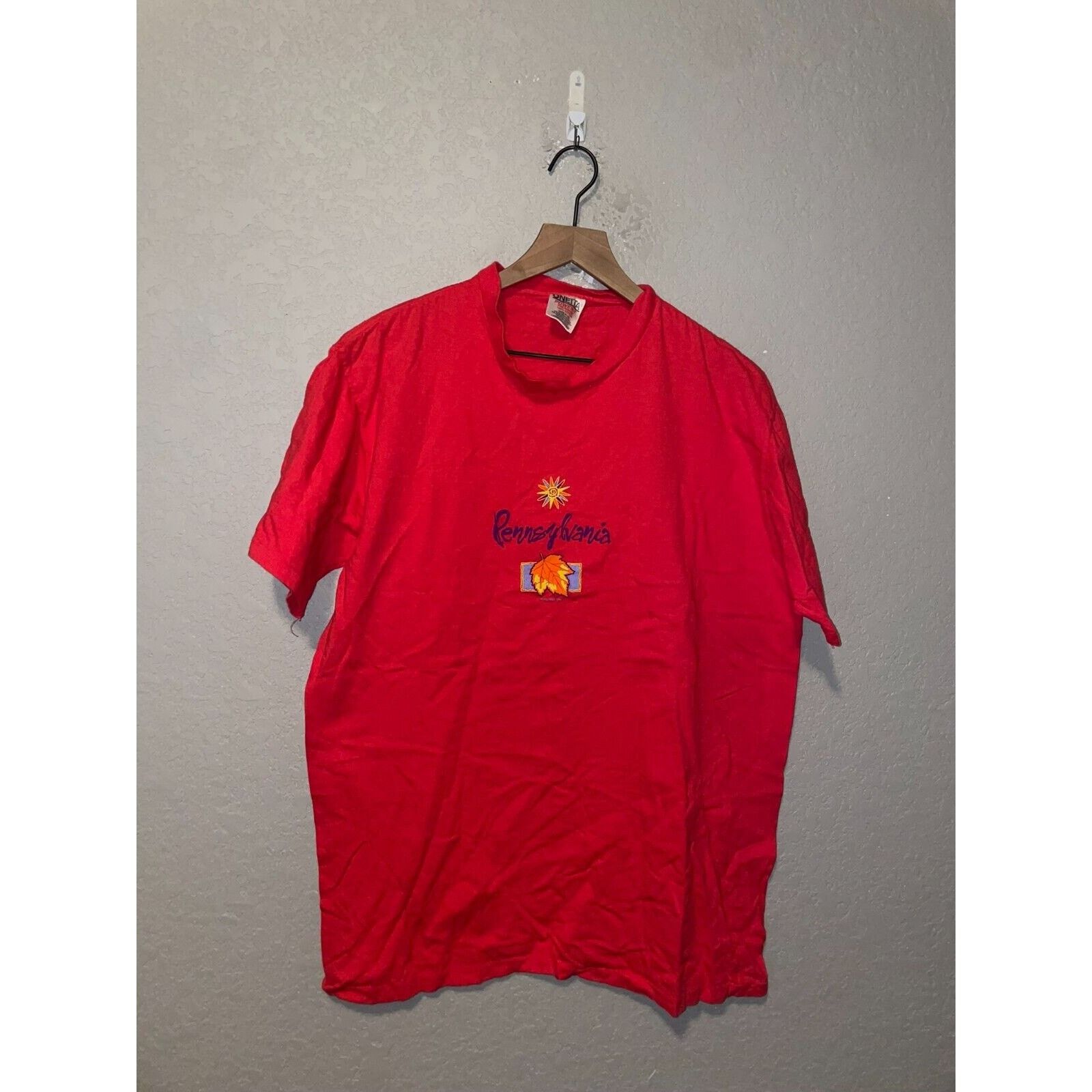 Vintage Vintage Pennsylvania Shirt Fall leaves Leaf Red Tee 90s L Size US L / EU 52-54 / 3 - 1 Thumbnail