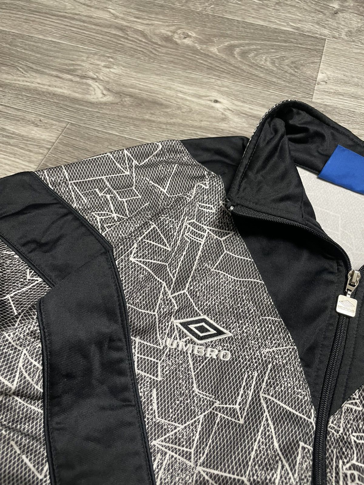 Umbro Vintage 90s Umbro Geometric Pattern Zip-Up Track Jacket Size US XL / EU 56 / 4 - 6 Thumbnail