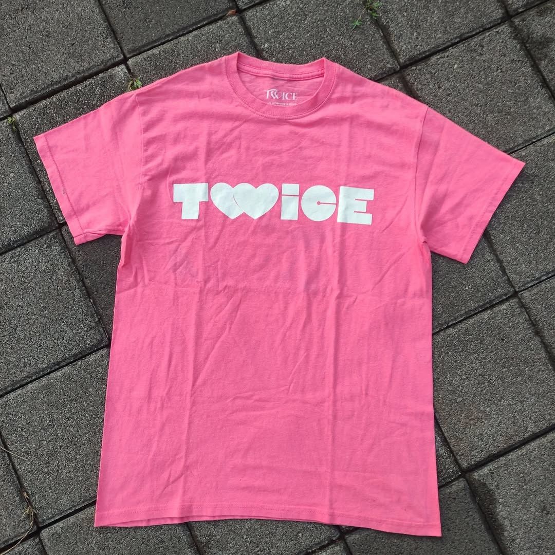 Band Tees TWICE Kpop Idol Tee Size US M / EU 48-50 / 2 - 2 Thumbnail
