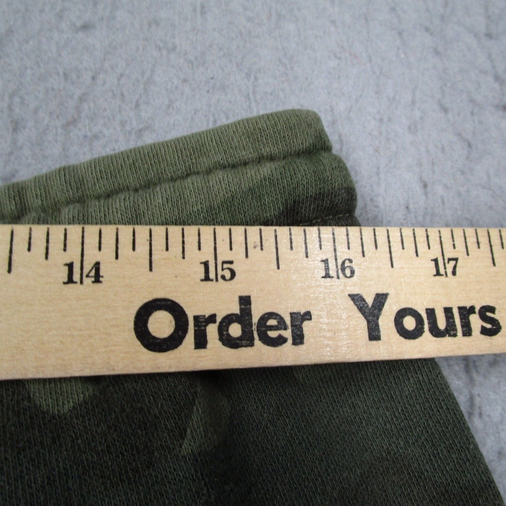 Vintage ET Surf Joggers Mens L Camouflage Cotton Blend Fleece Pockets Drawstring Elastic Waist Green Tapered Leg Army Military 26in Inseam Size US 33 - 7 Thumbnail
