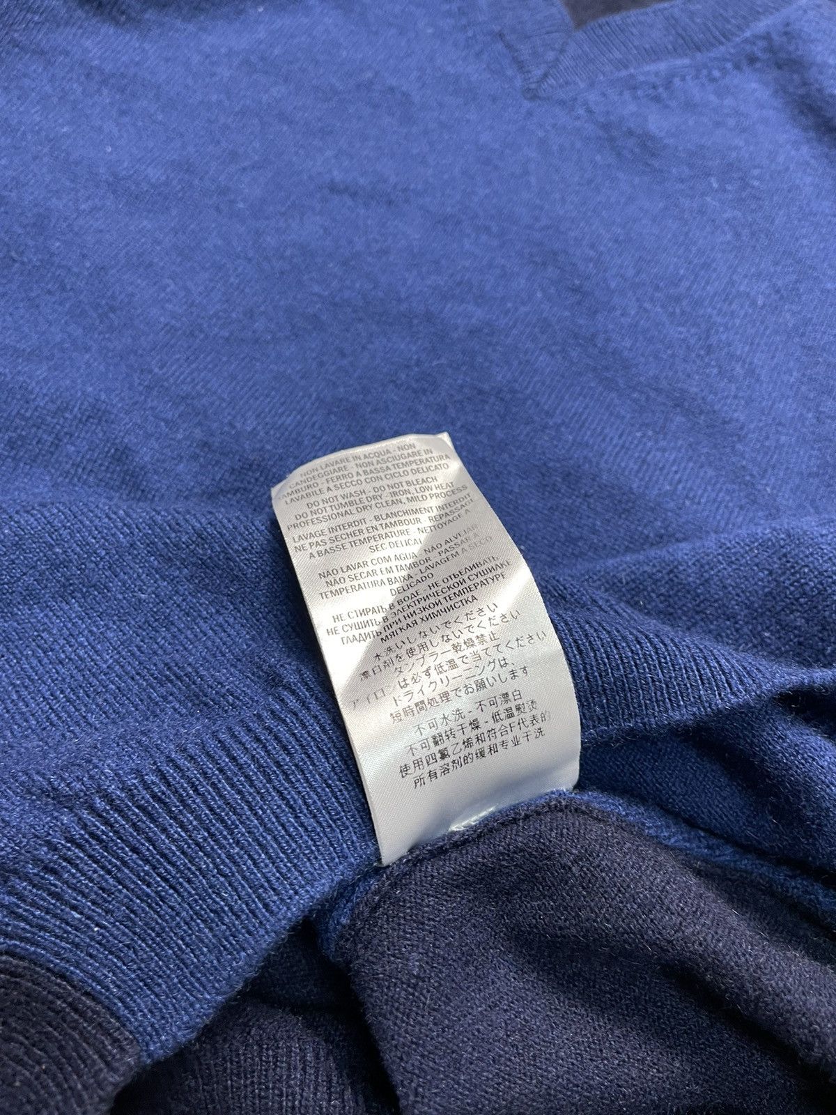 Alexander McQueen Alexander McQueen Silk Cashmere V-Neck Sweater S Size US S / EU 44-46 / 1 - 6 Thumbnail
