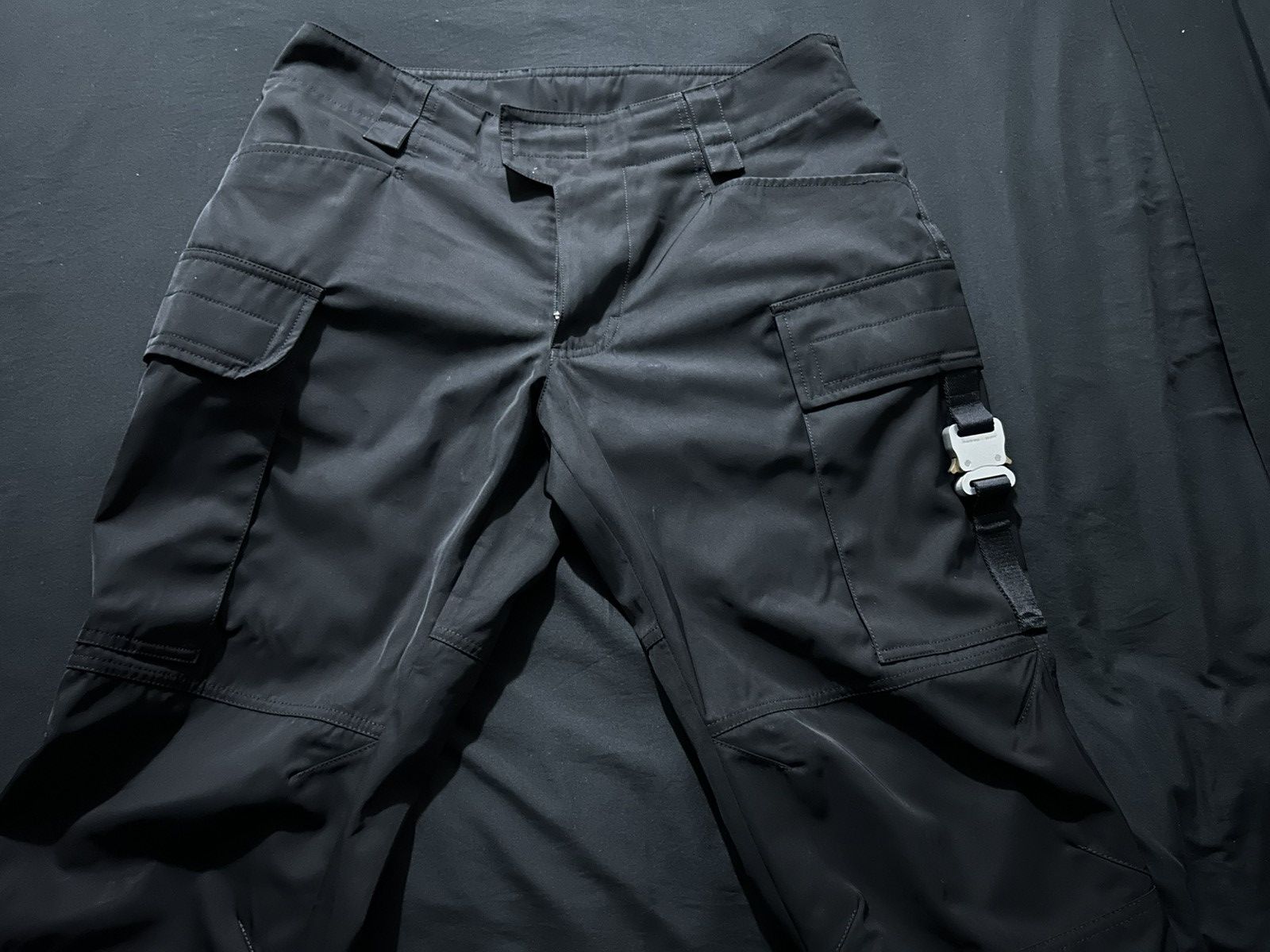 1017 ALYX 9SM 1017 ALYX 9SM Black Hardware Cargo Pants Size US 32 / EU 48 - 2 Thumbnail