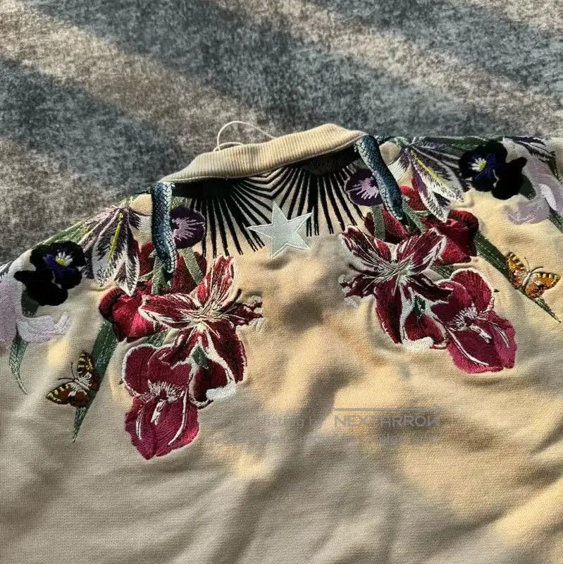 Givenchy Givenchy Khaki Women's Sweatshirt with Floral Embroidery . Size M / US 6-8 / IT 42-44 - 6 Thumbnail