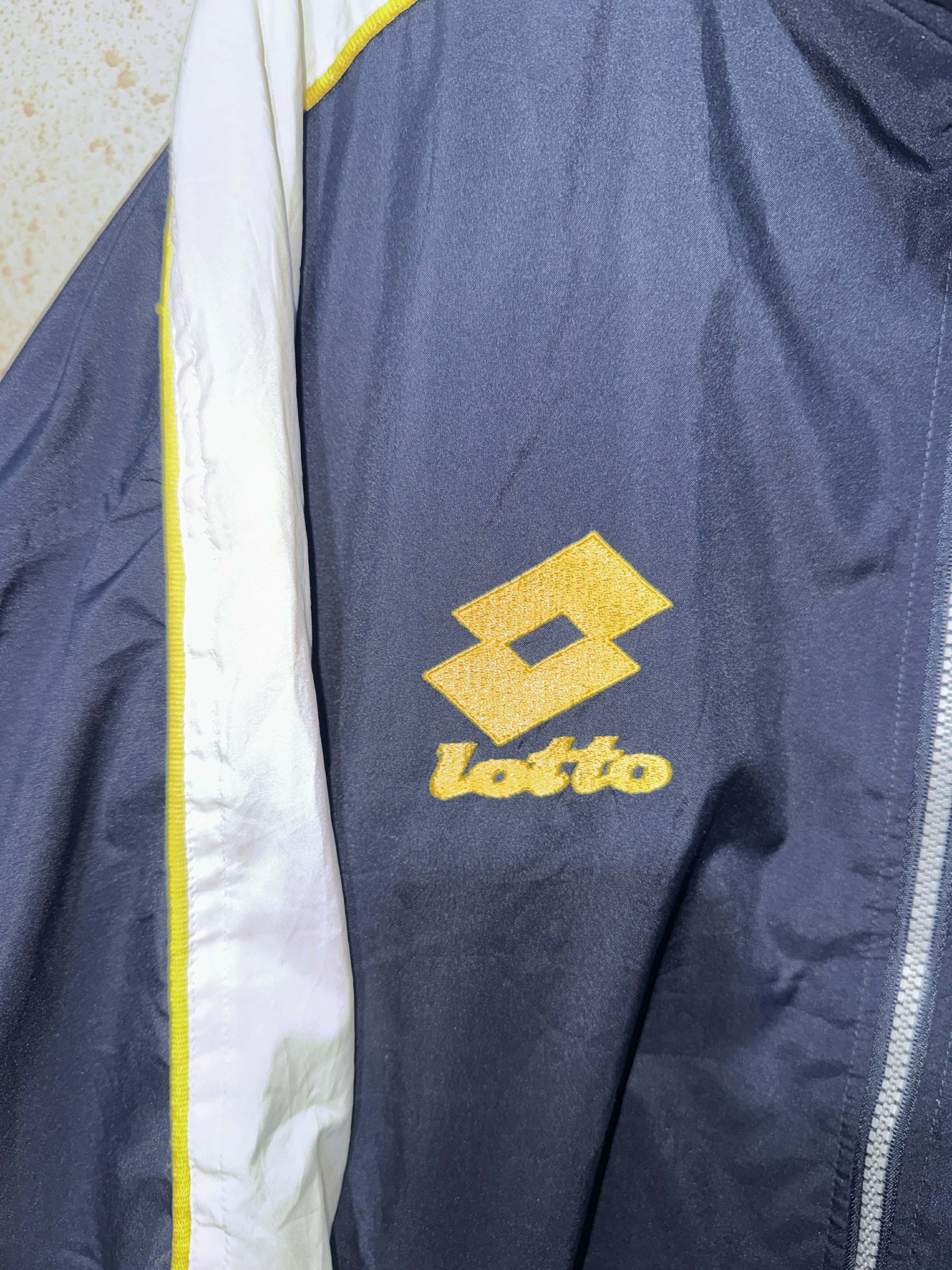 Lotto Sport Hellas Verona 2000/01 Vintage Player Issue Lotto Jacket Size US L / EU 52-54 / 3 - 5 Thumbnail