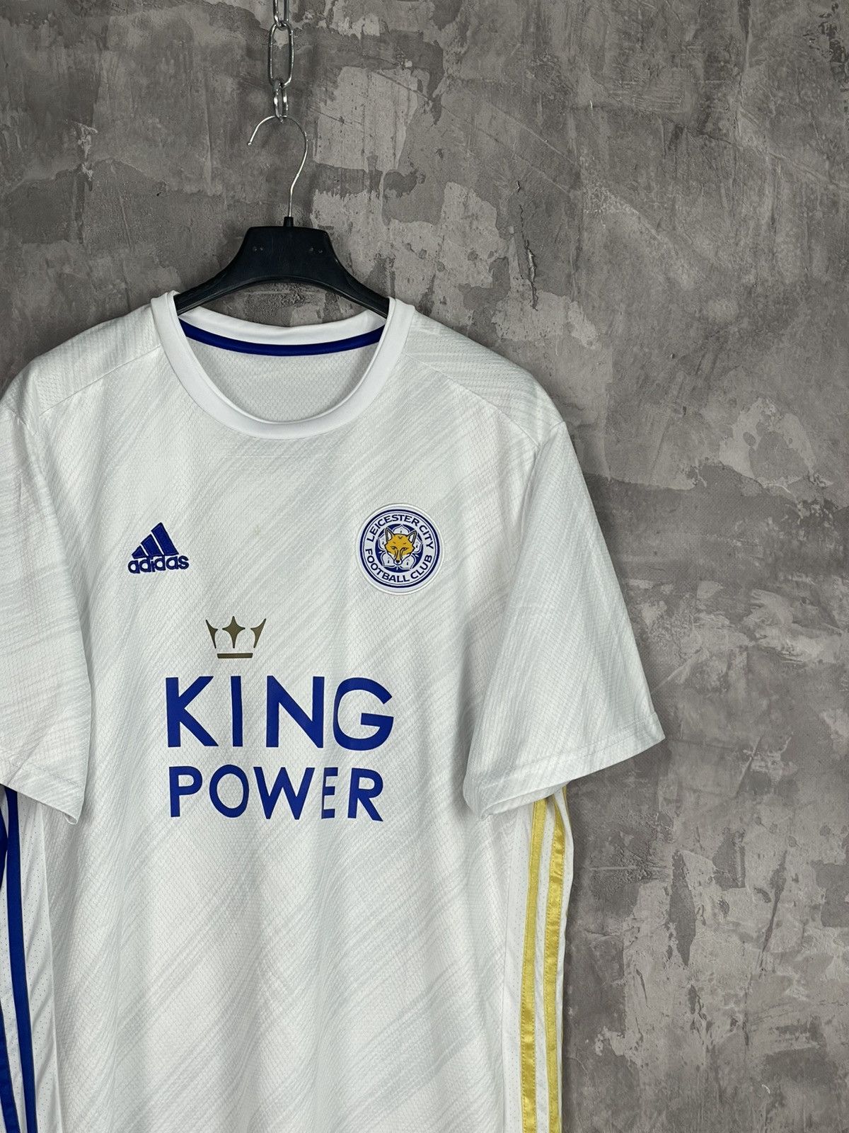 Adidas Adidas Leicester city 2019 Big Logo jersey Size US M / EU 48-50 / 2 - 4 Thumbnail
