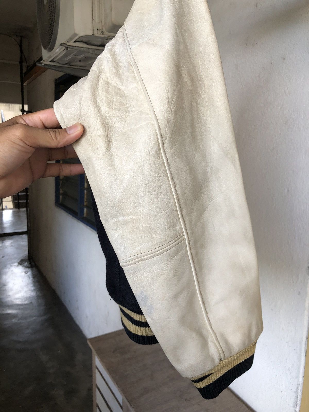 MLB Vintage 90s MLB Dodgers Varsity Arm Leather Tag Stadium Size US M / EU 48-50 / 2 - 8 Thumbnail